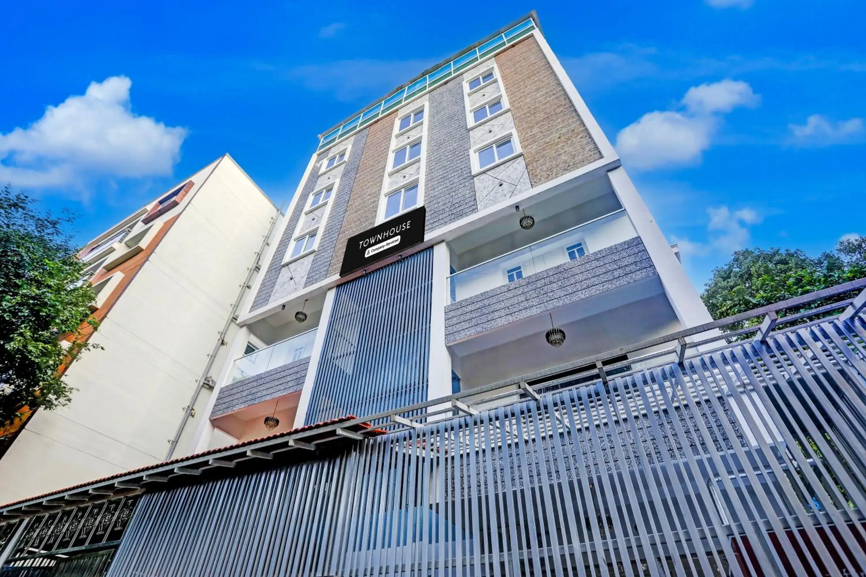 Facade/entrance in Super Townhouse Madiwala Lake Park Facade/entrance in Super Townhouse Madiwala Lake Park