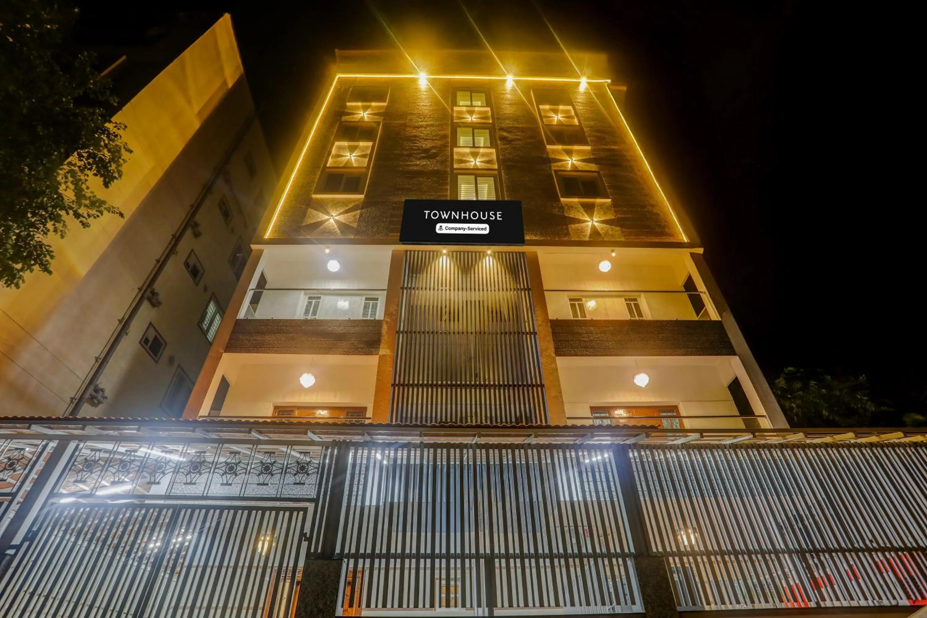 Facade/entrance in Super Townhouse Madiwala Lake Park