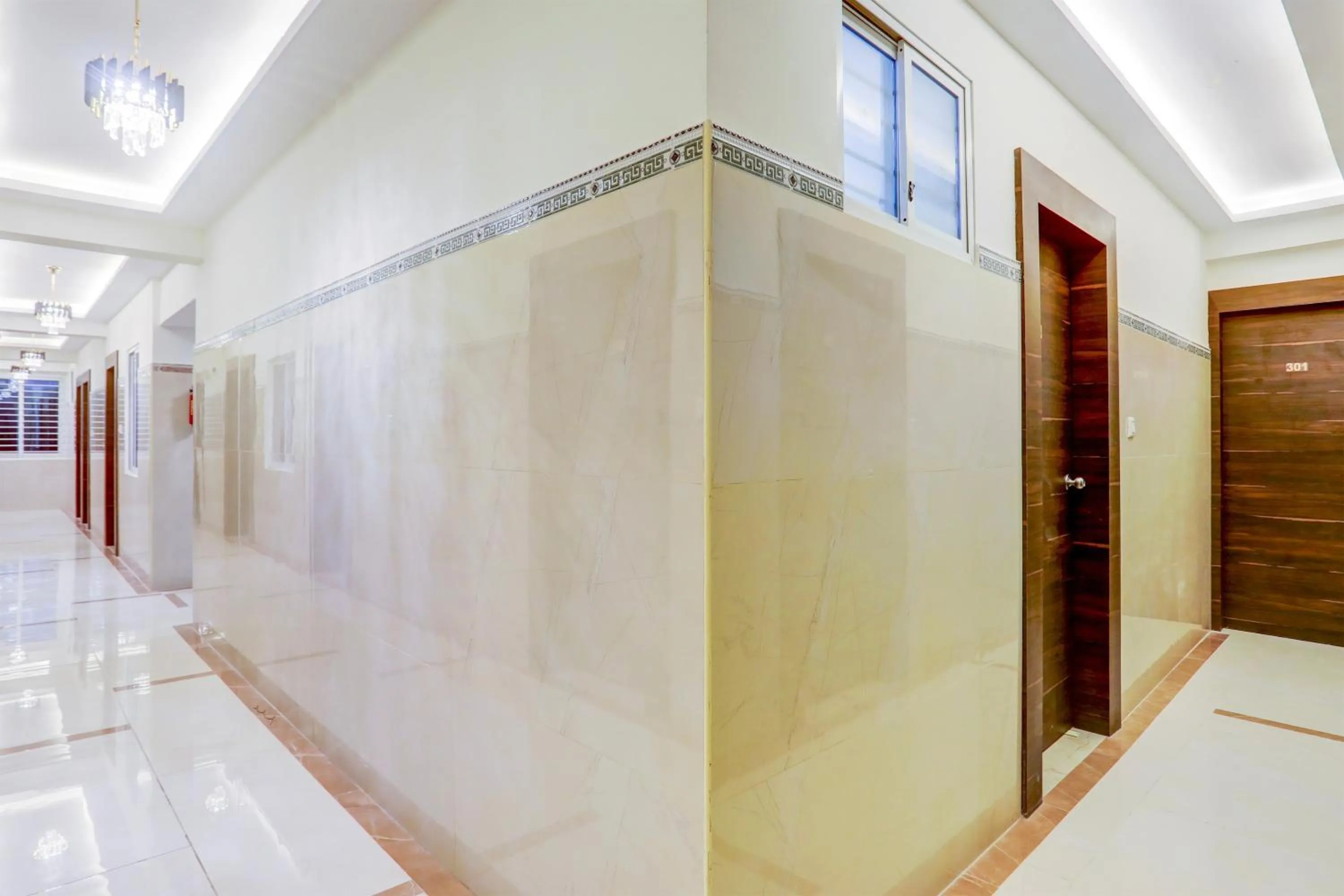 Lobby or reception in Super Townhouse Madiwala Lake Park