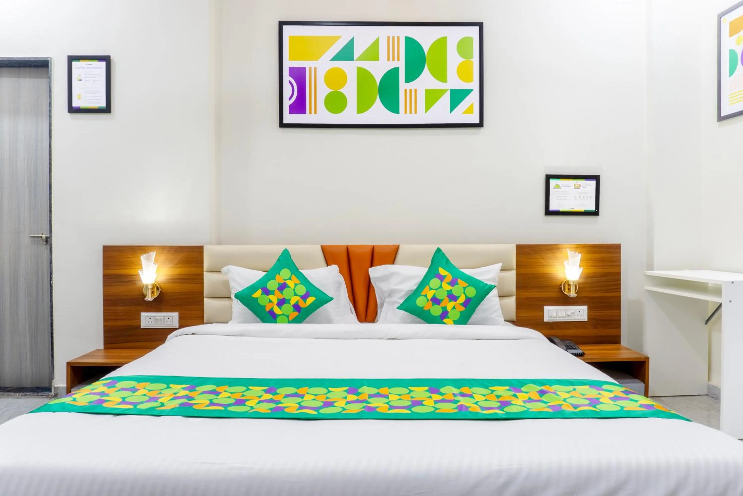 Bedroom, Bed in Treebo Aura Inn Regency