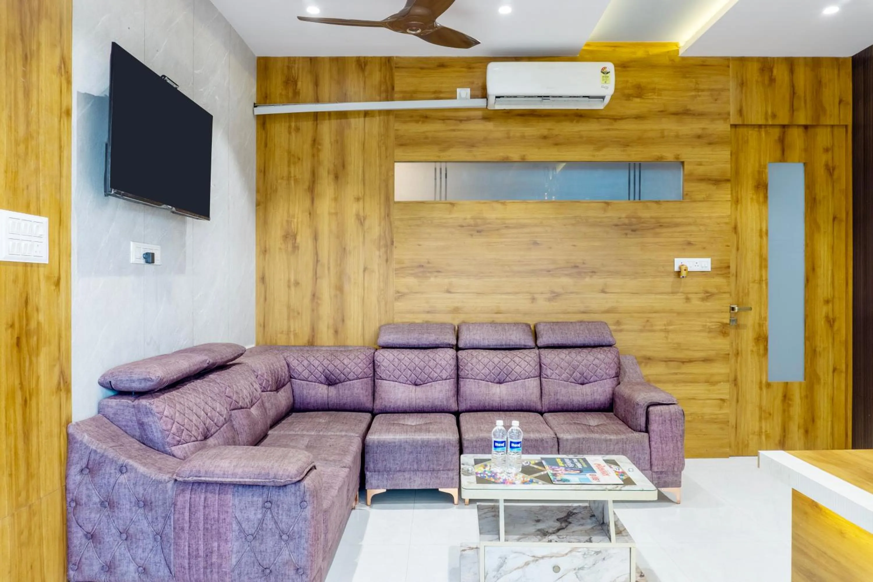 Seating area in Treebo Aura Inn Regency