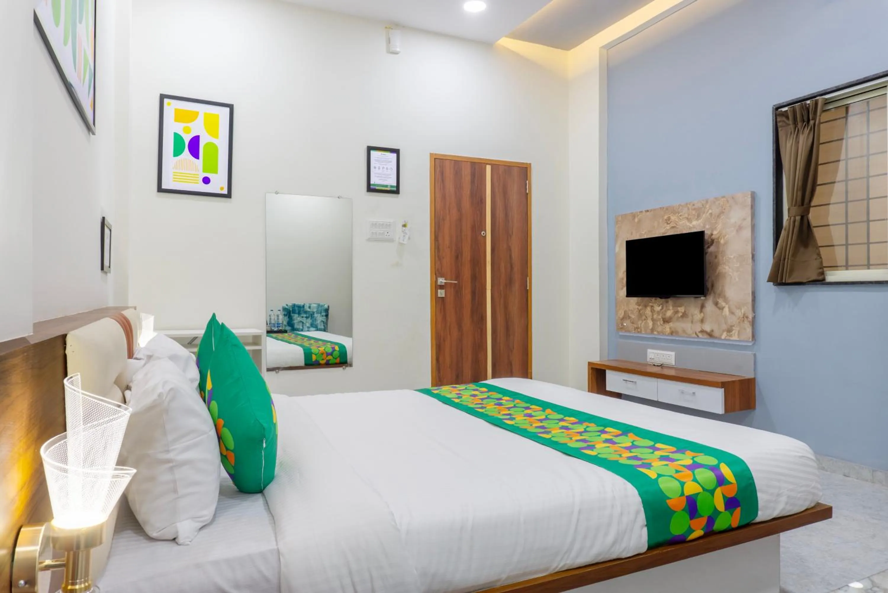 Bedroom, Bed in Treebo Aura Inn Regency