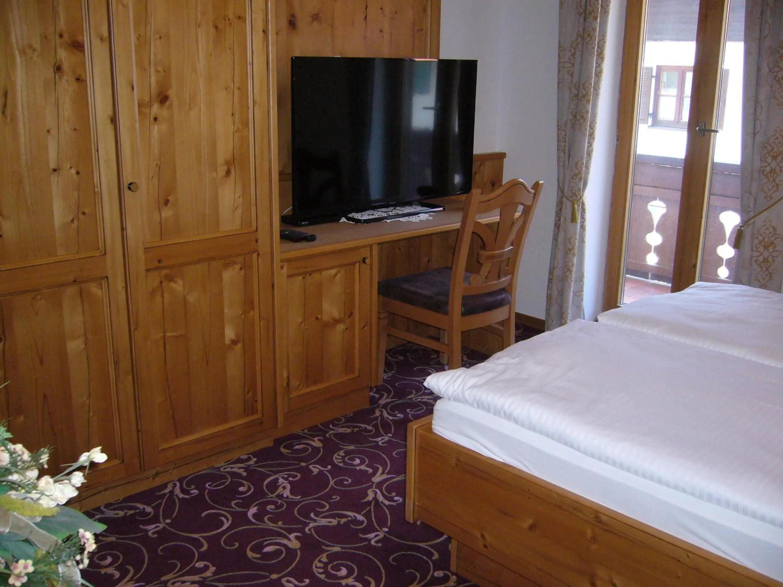 TV and multimedia, Bed in Alpenhotel Pfaffenwinkel