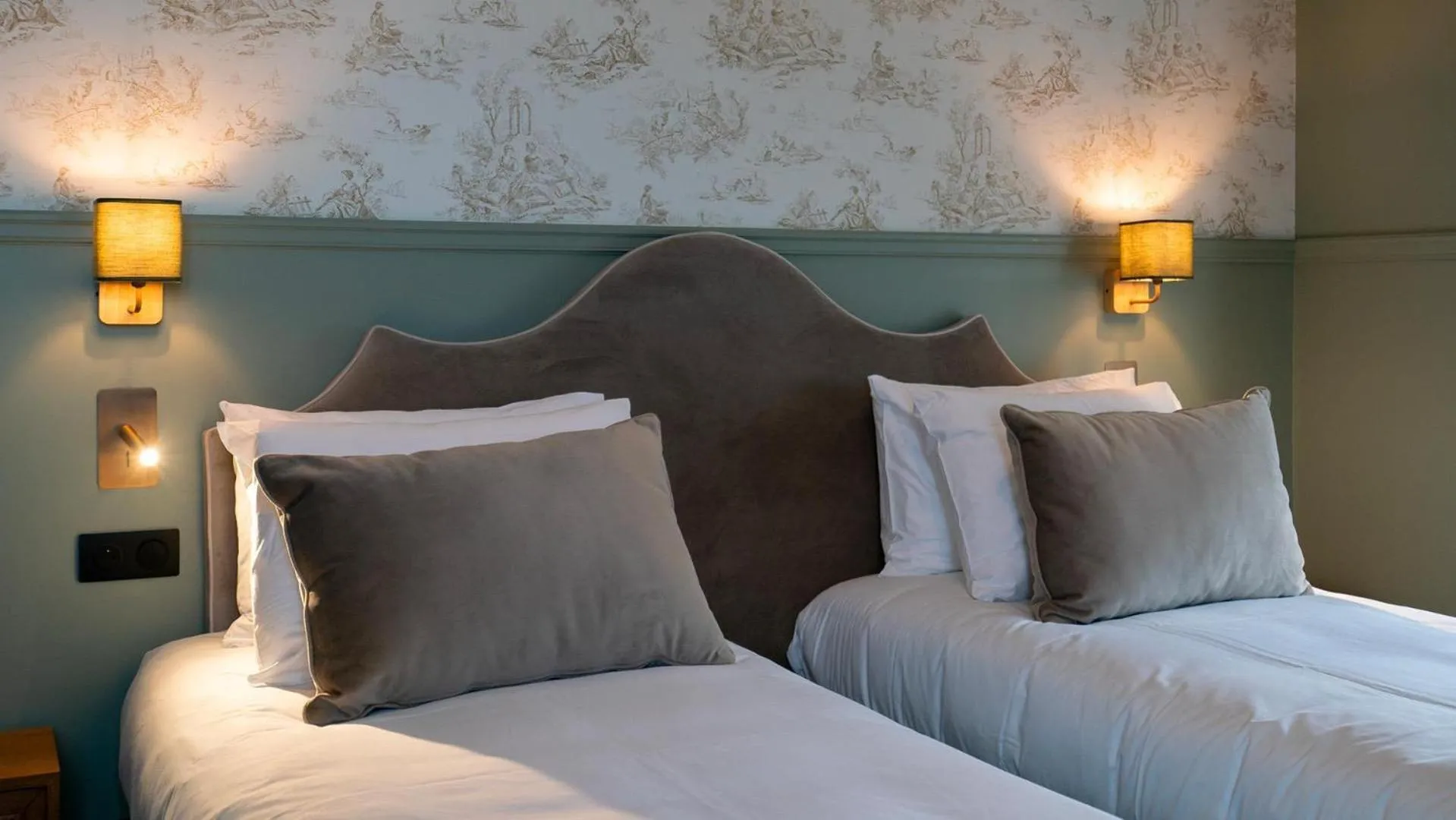 Bedroom, Bed in Villa Edmond Hôtel & Spa - Maison Blanche Bièvres