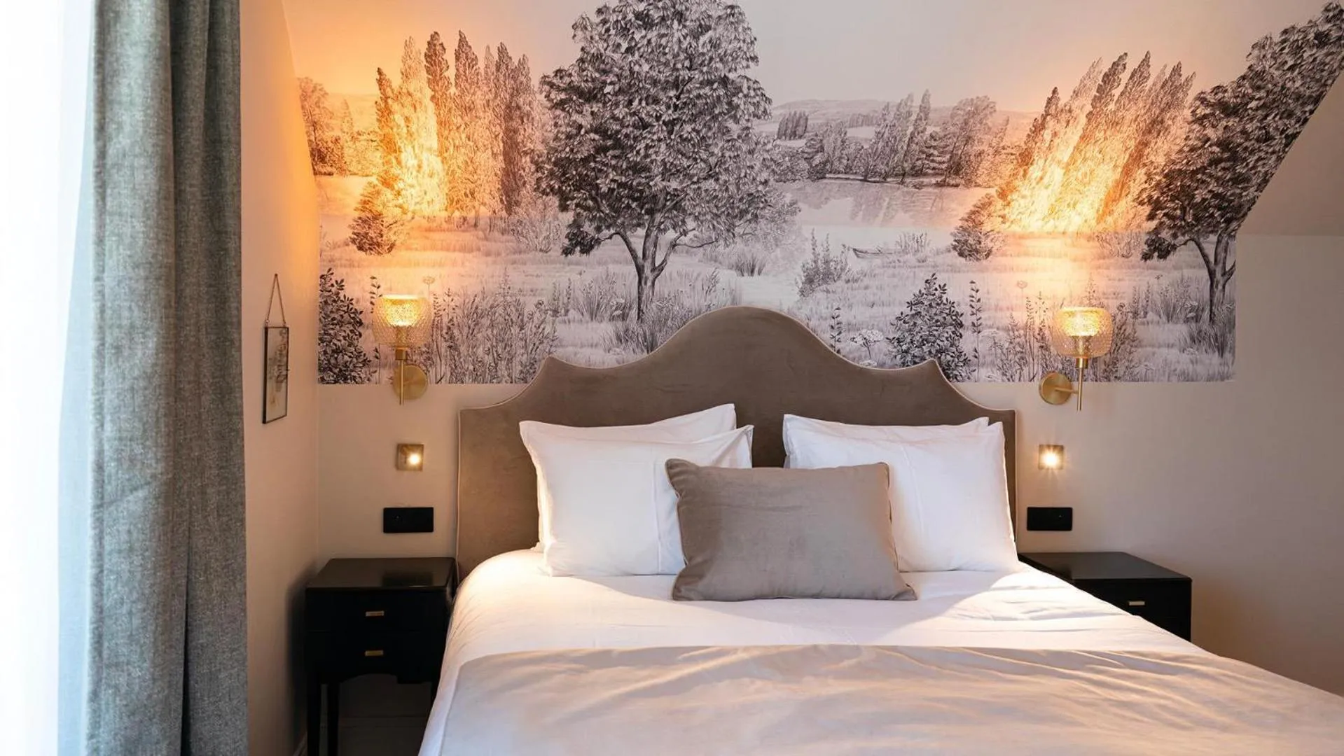 Bedroom, Bed in Villa Edmond Hôtel & Spa - Maison Blanche Bièvres