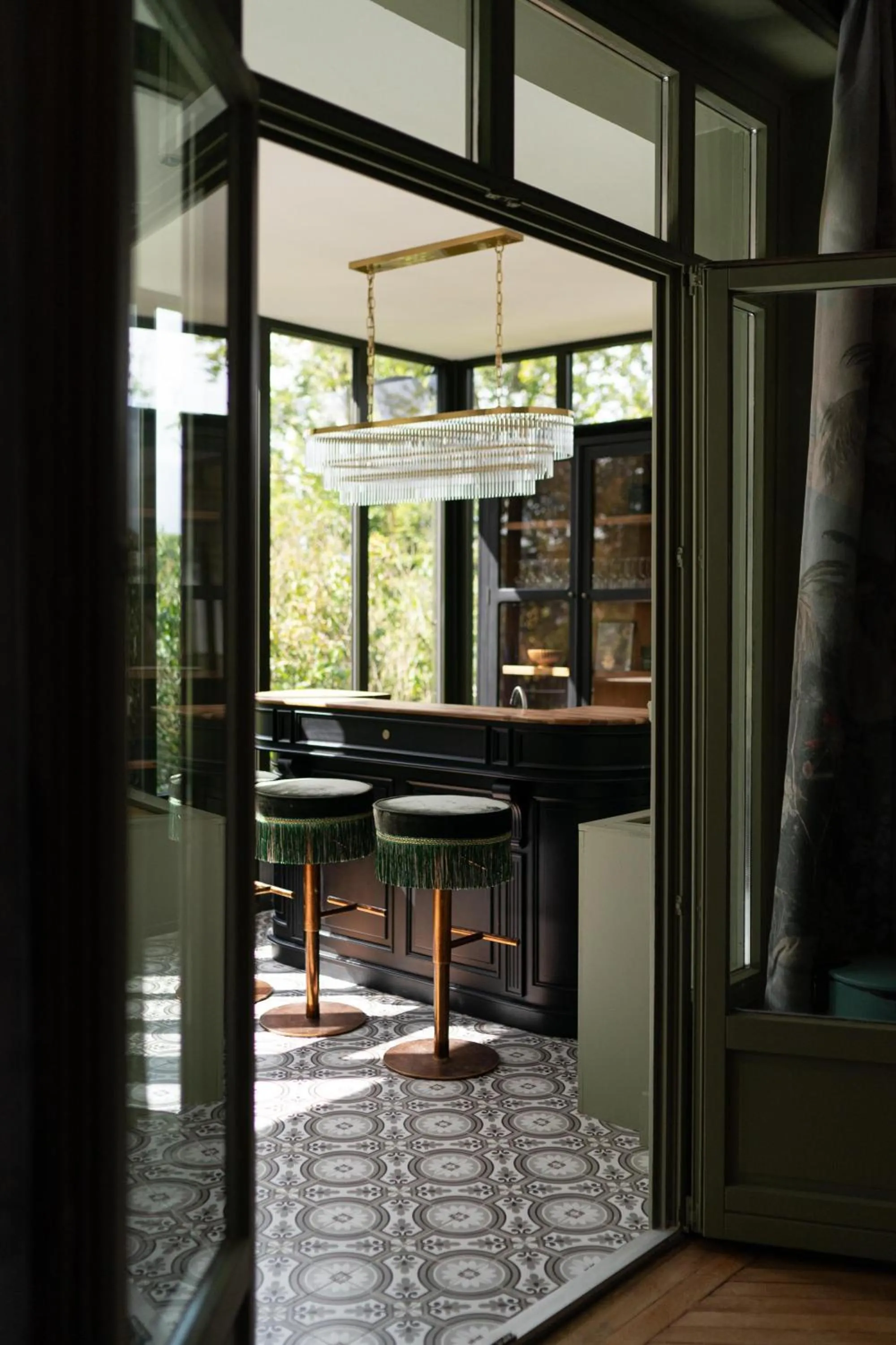 Lounge or bar in Villa Edmond Hôtel & Spa - Maison Blanche Bièvres
