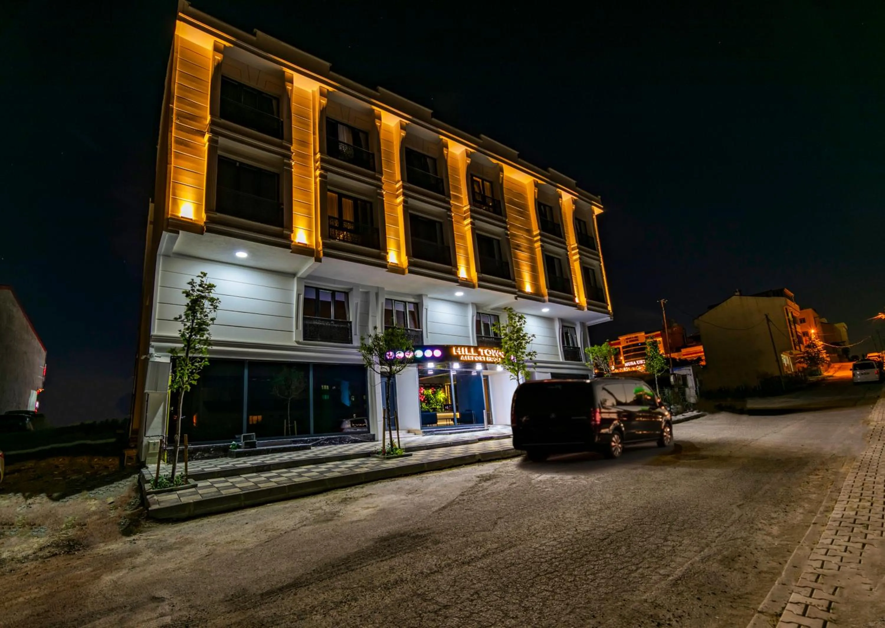 Property building in HillTown Airport Hotel & Restaurant