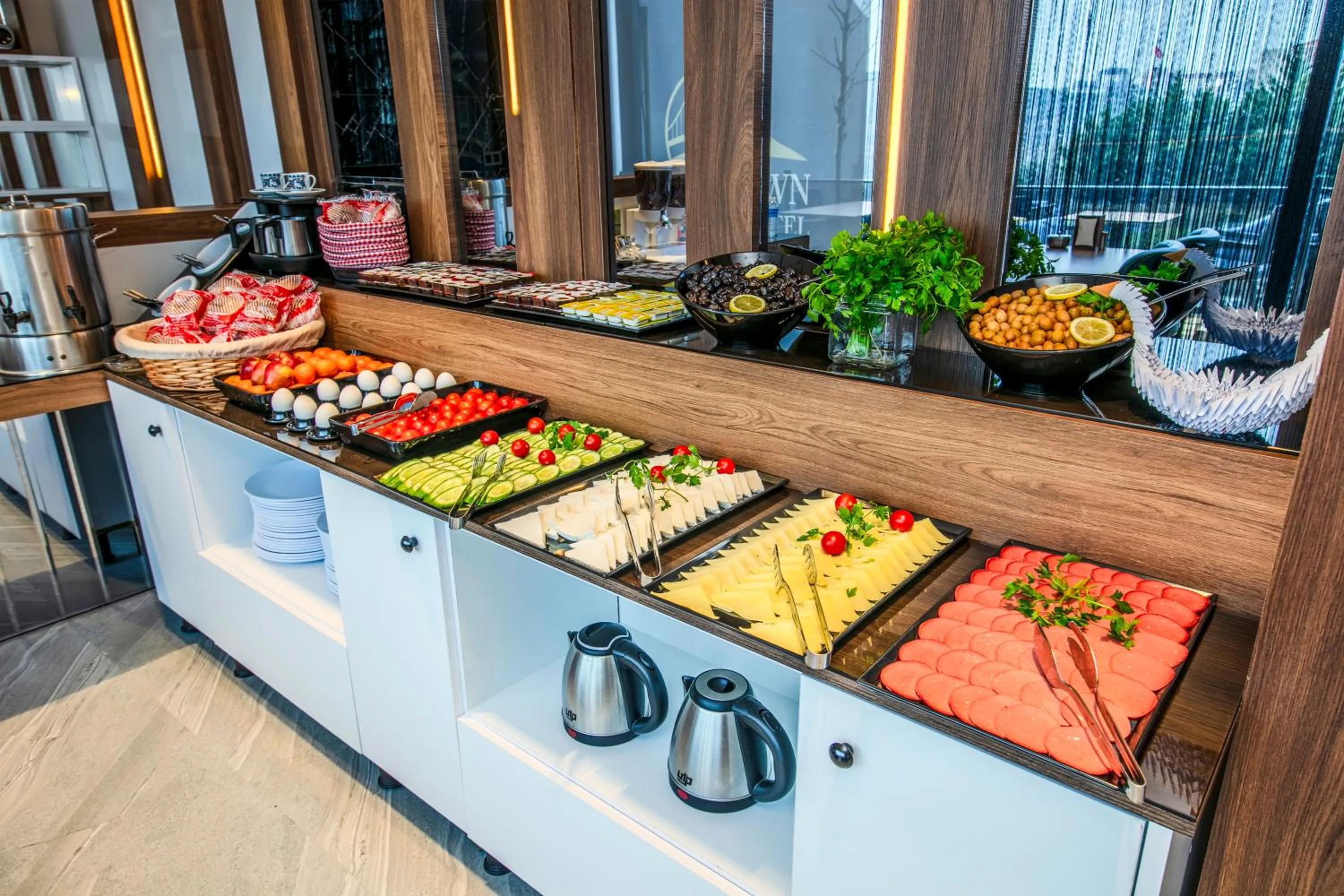 Breakfast in Hilltown Airport Hotel & Restaurant