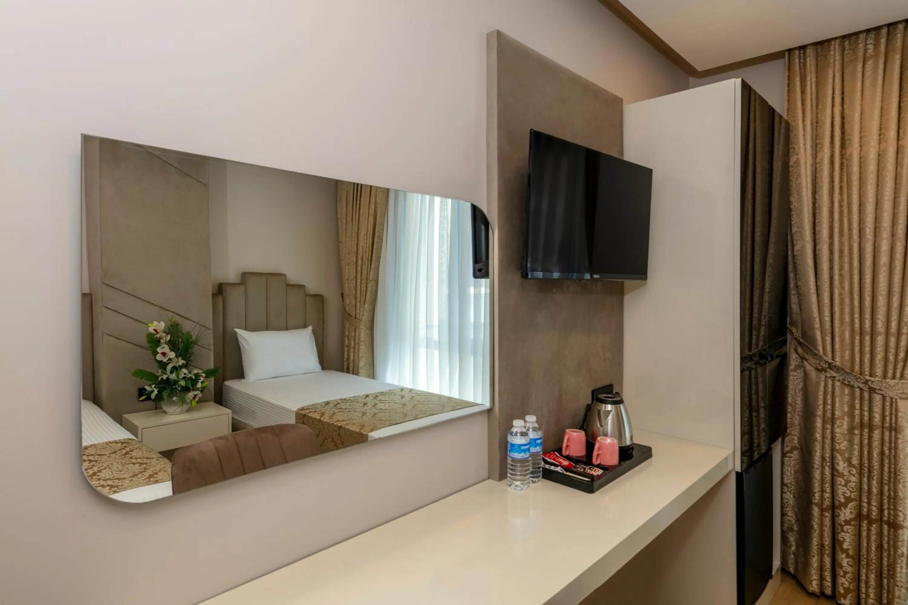 Photo of the whole room, Bed in HillTown Airport Hotel & Restaurant