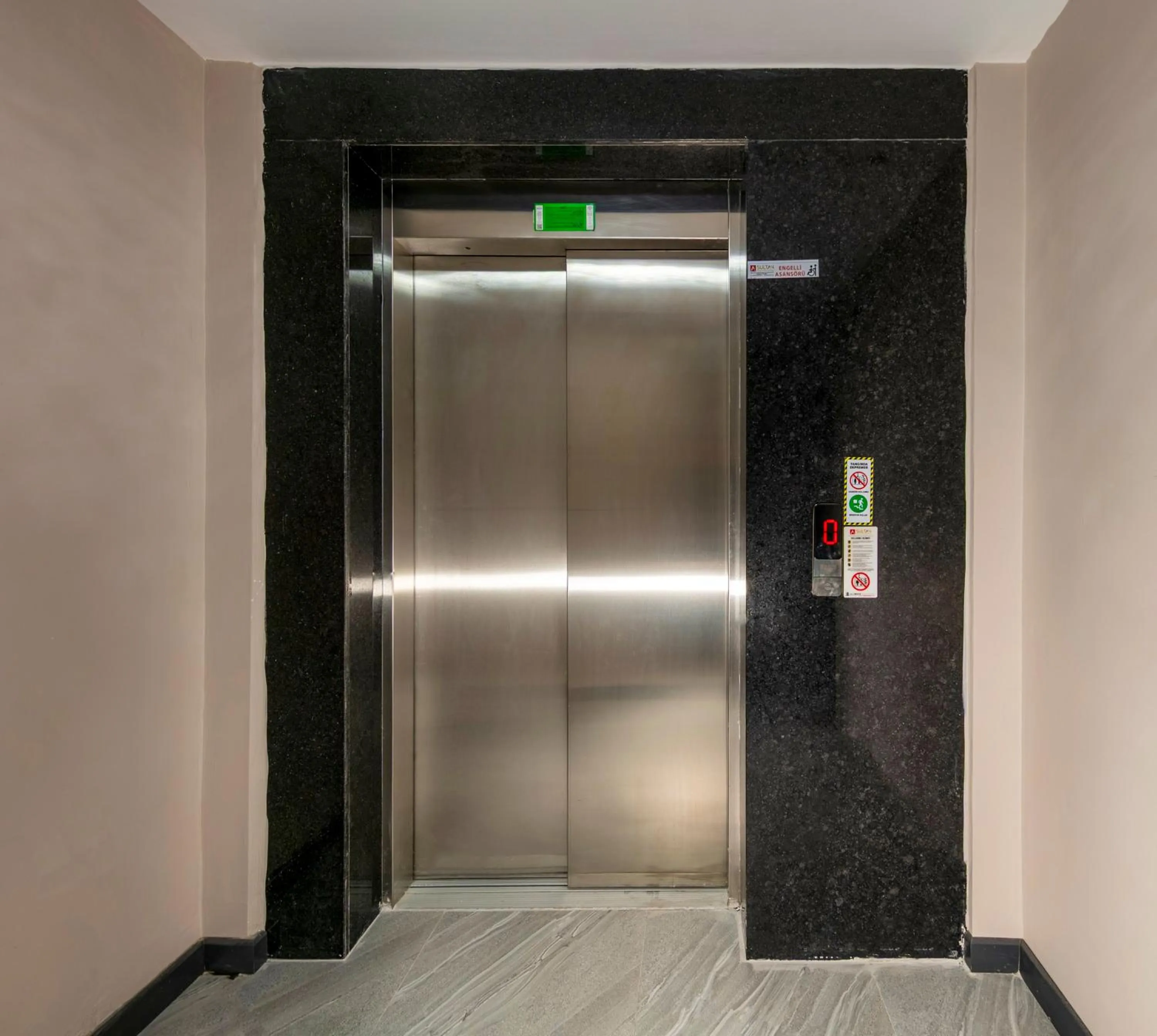 elevator in HillTown Airport Hotel & Restaurant