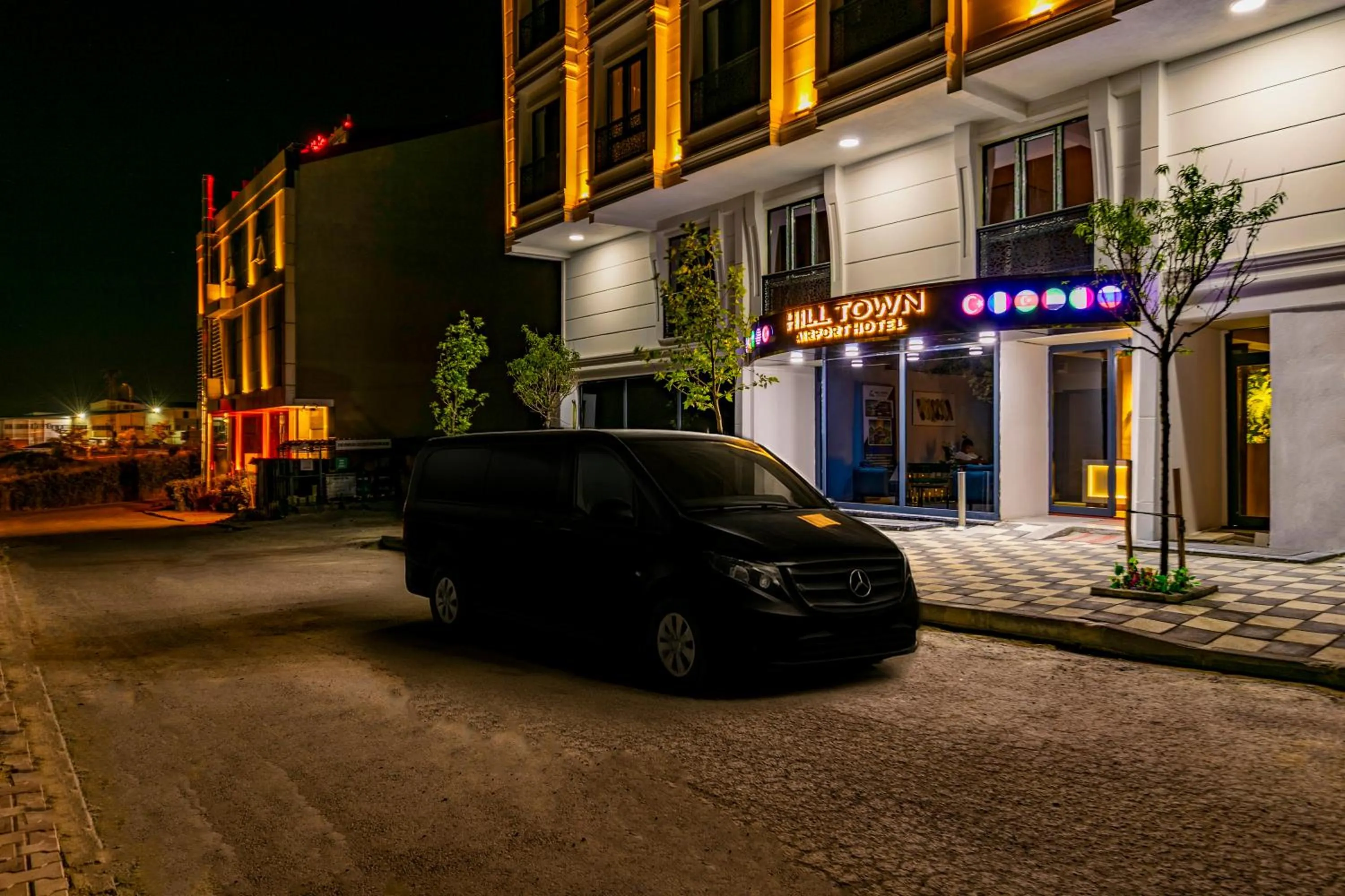 Property building in HillTown Airport Hotel & Restaurant