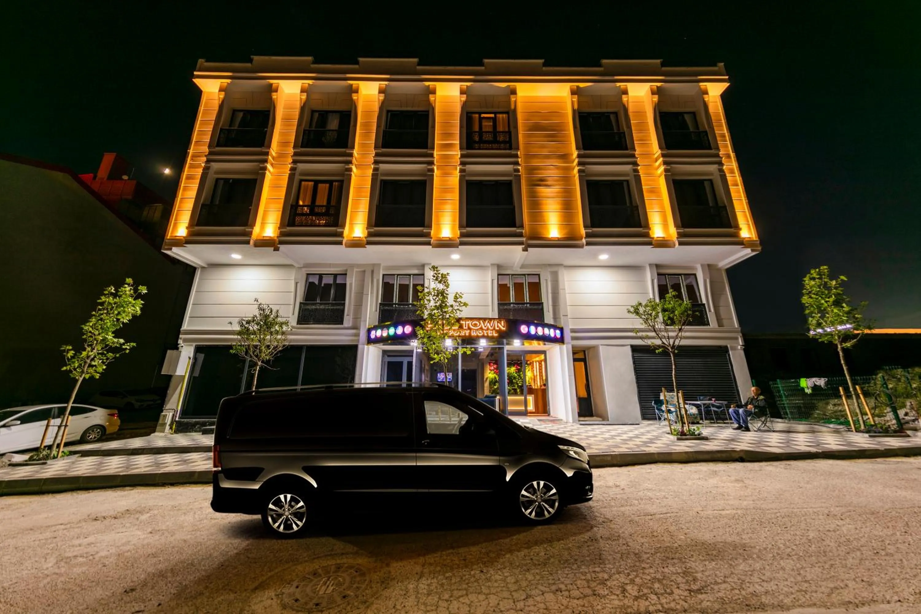 Property building in HillTown Airport Hotel & Restaurant