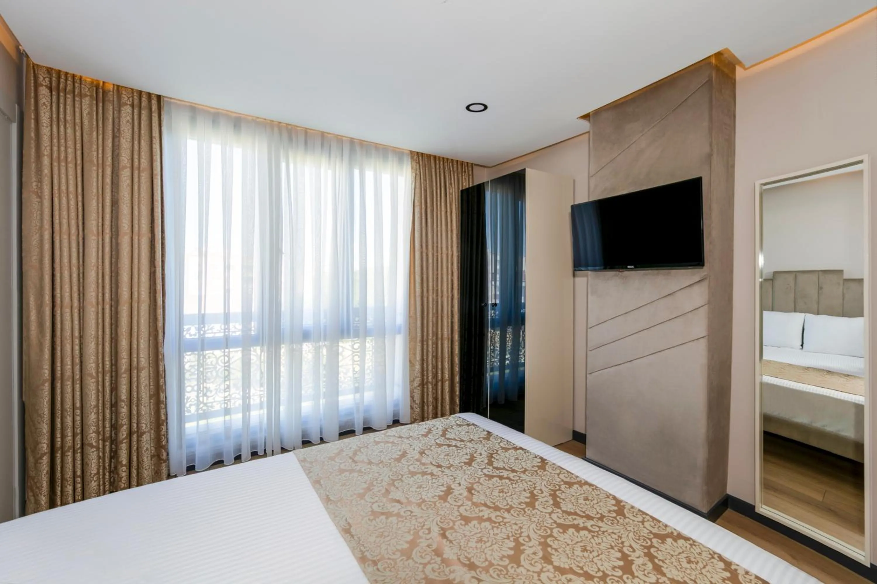 Photo of the whole room, Bed in HillTown Airport Hotel & Restaurant