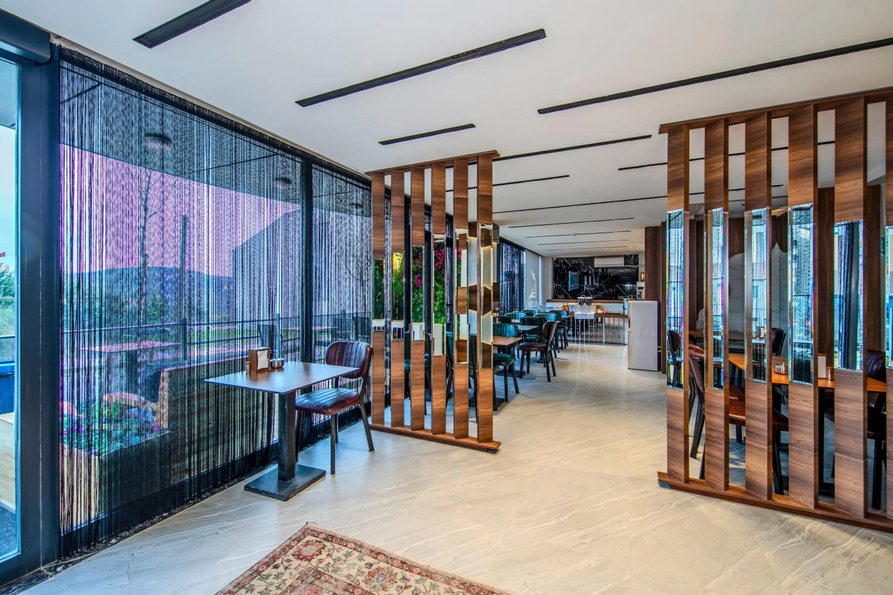 Restaurant/places to eat in Hilltown Airport Hotel & Restaurant