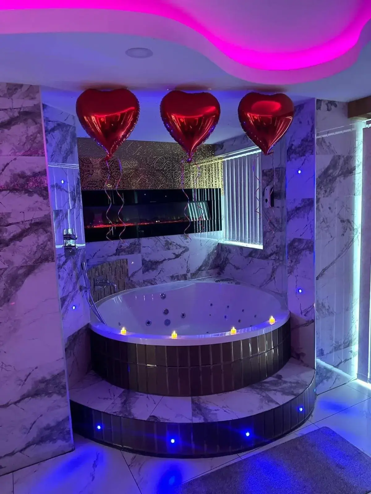 Hot Tub in Mansa Apartments Hot Tub in Mansa Apartments