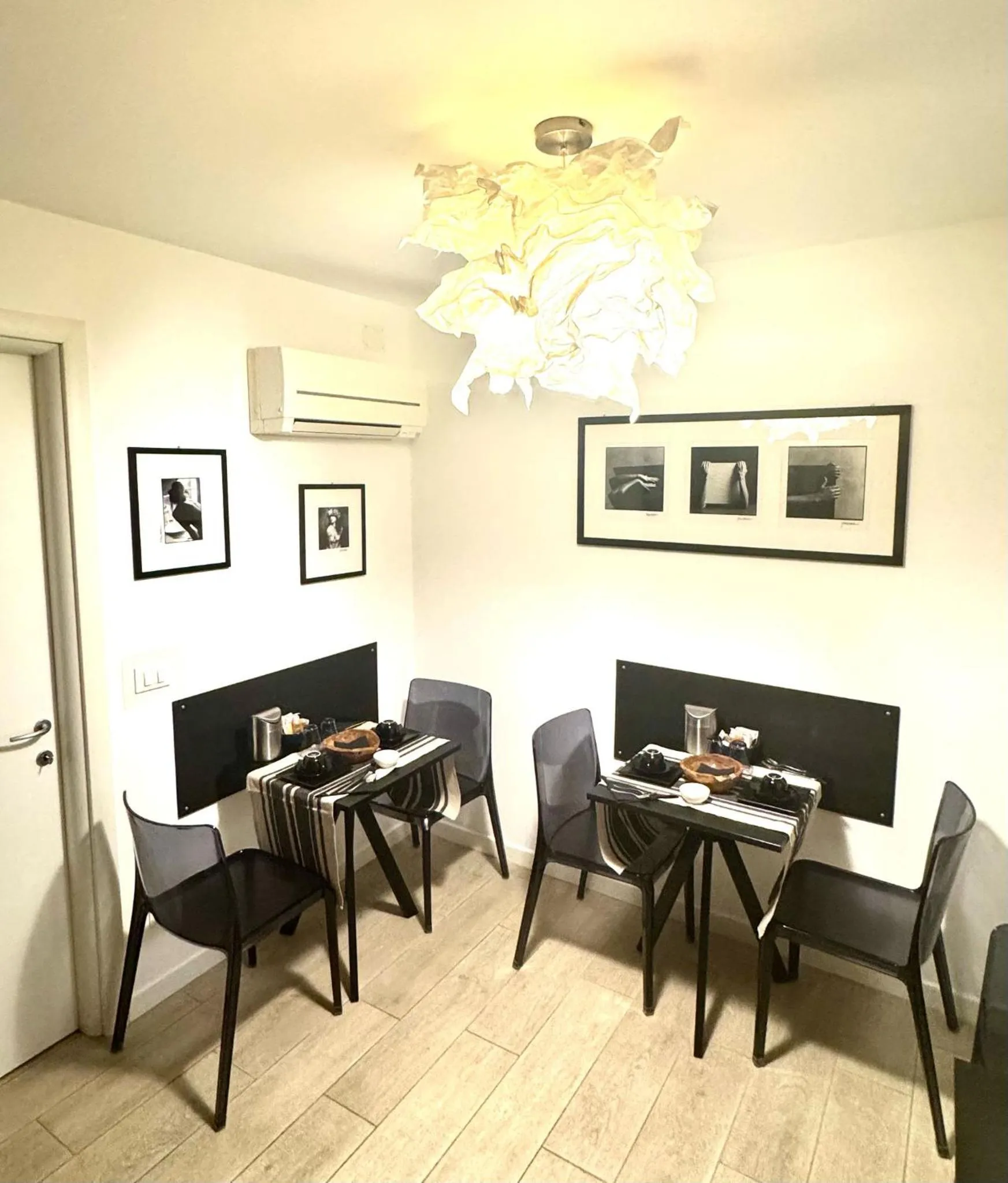 Dining area in B&B Fortuny