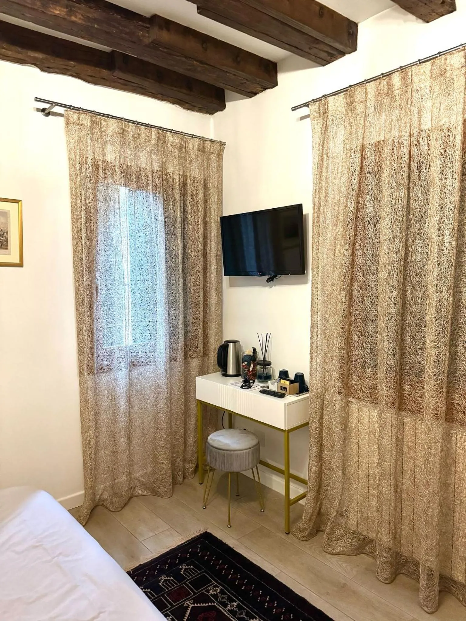 TV and multimedia, Bed in B&B Fortuny