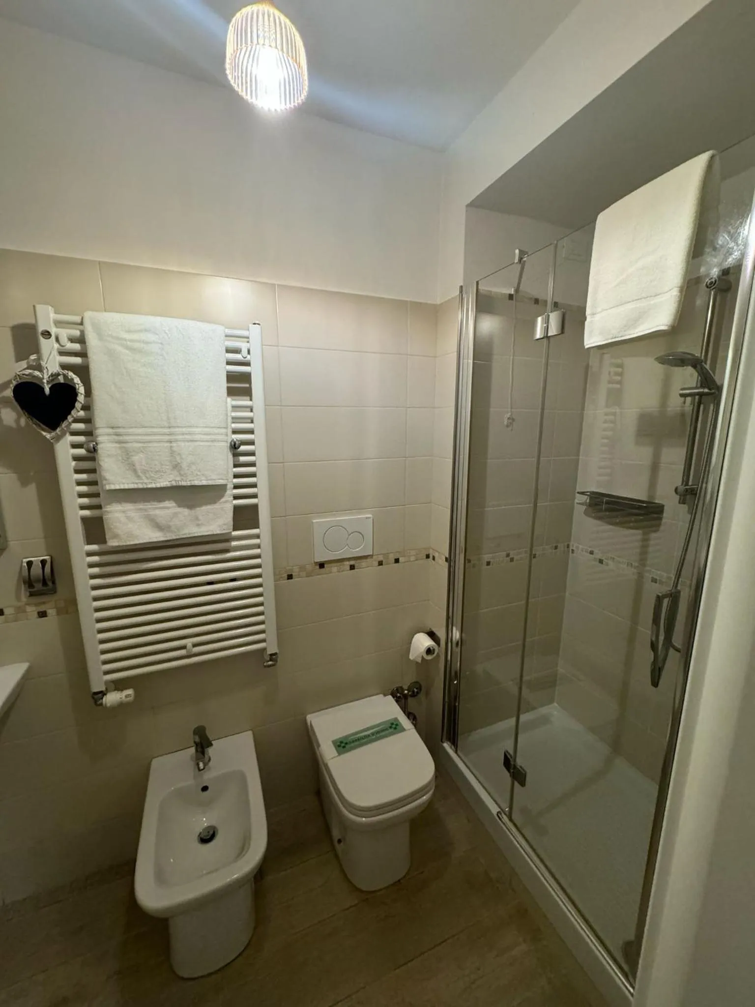 Shower in B&B Fortuny