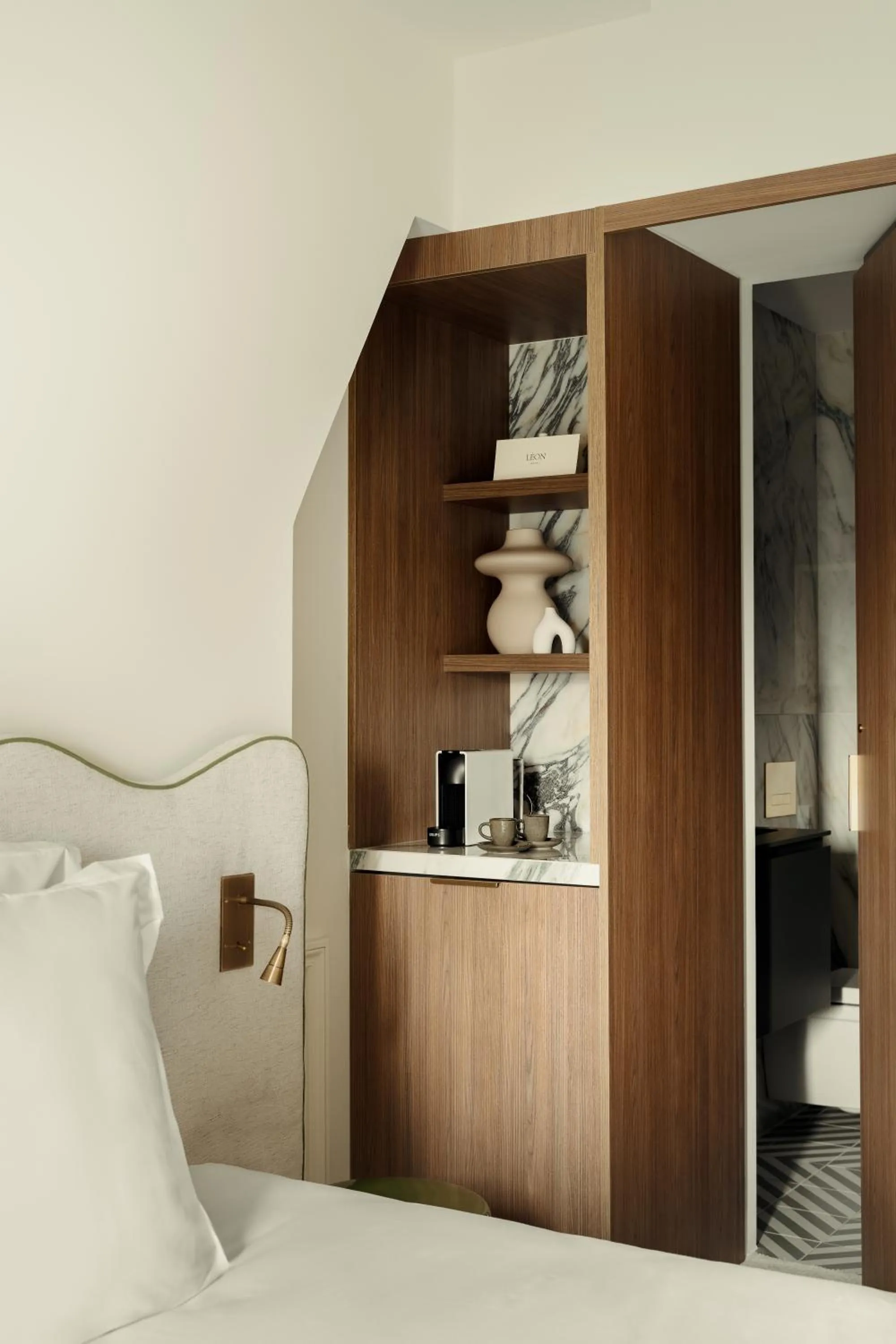 Photo of the whole room, Bed in Léon Hôtel