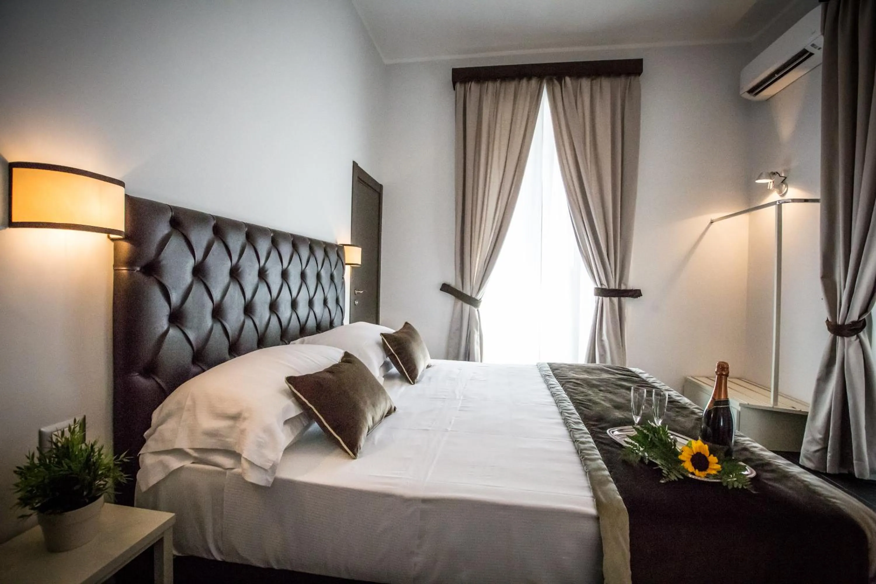 Photo of the whole room, Bed in San Pietro Leisure and Luxury