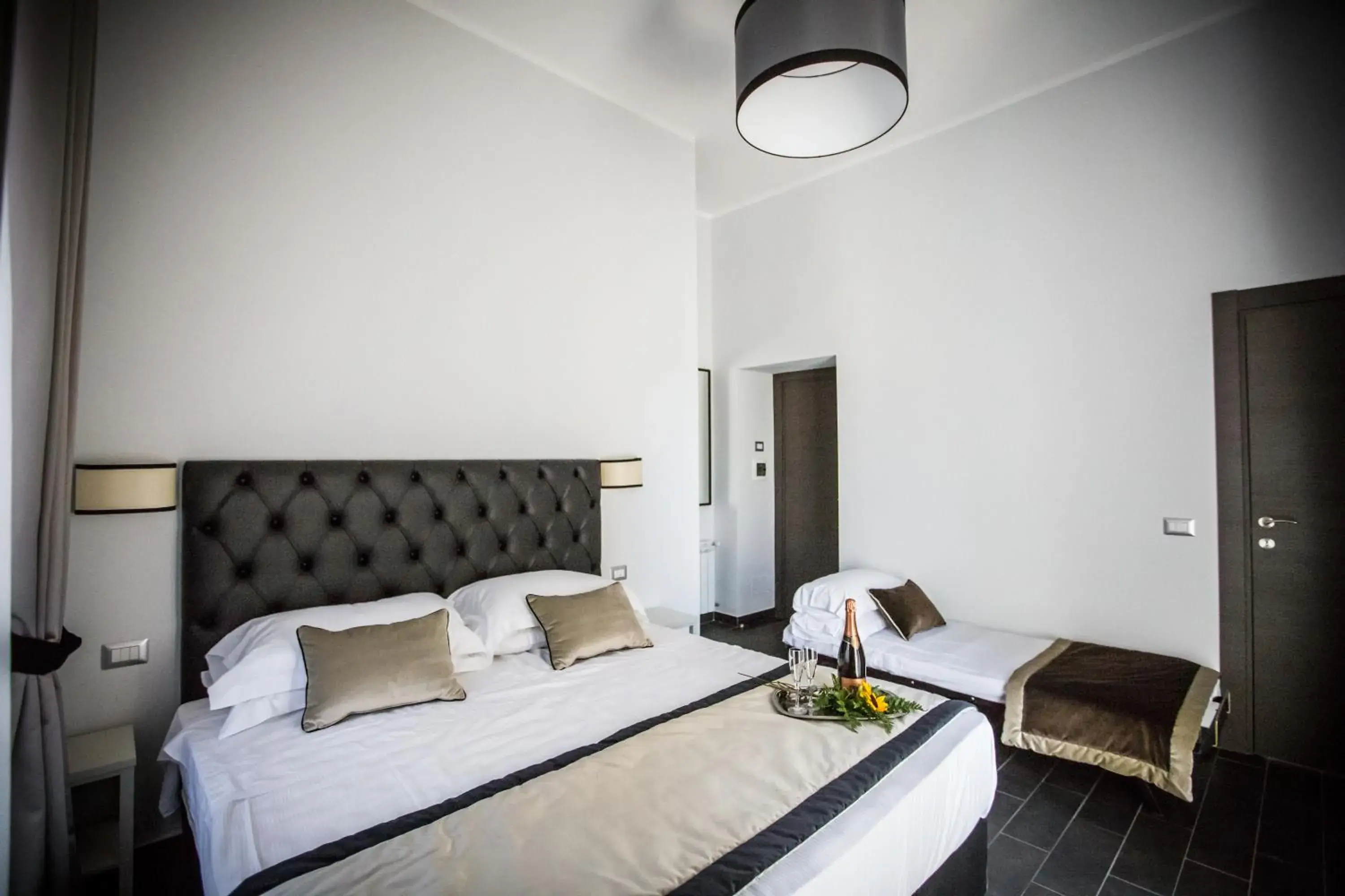 Photo of the whole room, Bed in San Pietro Leisure and Luxury Photo of the whole room, Bed in San Pietro Leisure and Luxury