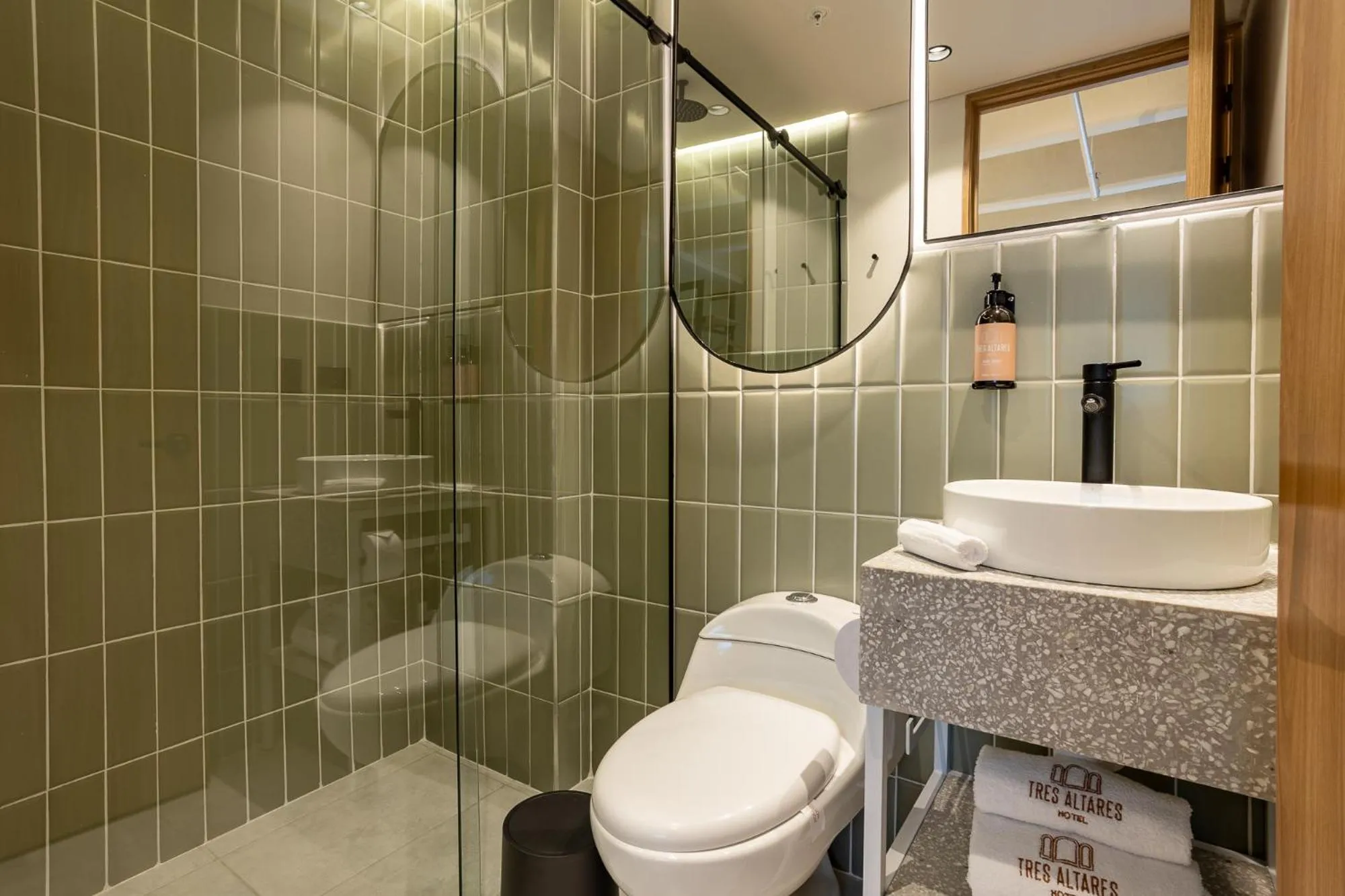 Hotel Tres Altares Sabaneta