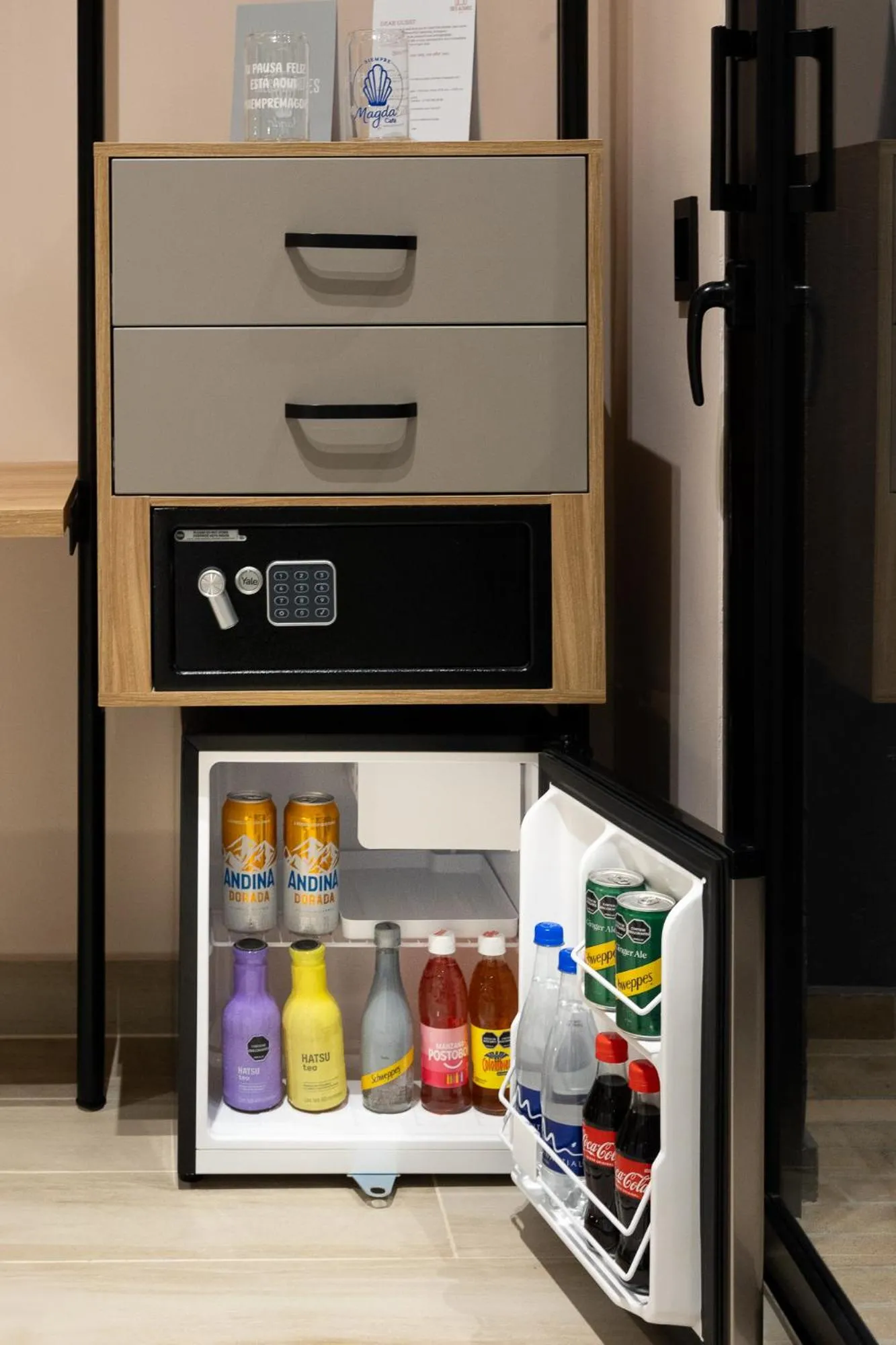 minibar in Hotel Tres Altares Sabaneta