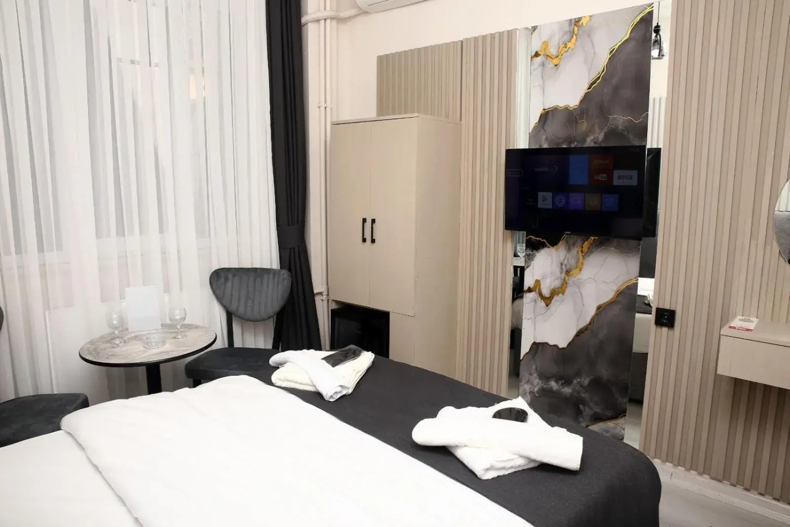 Bedroom, Bed in Mar Blanco Hotel Bedroom, Bed in Mar Blanco Hotel