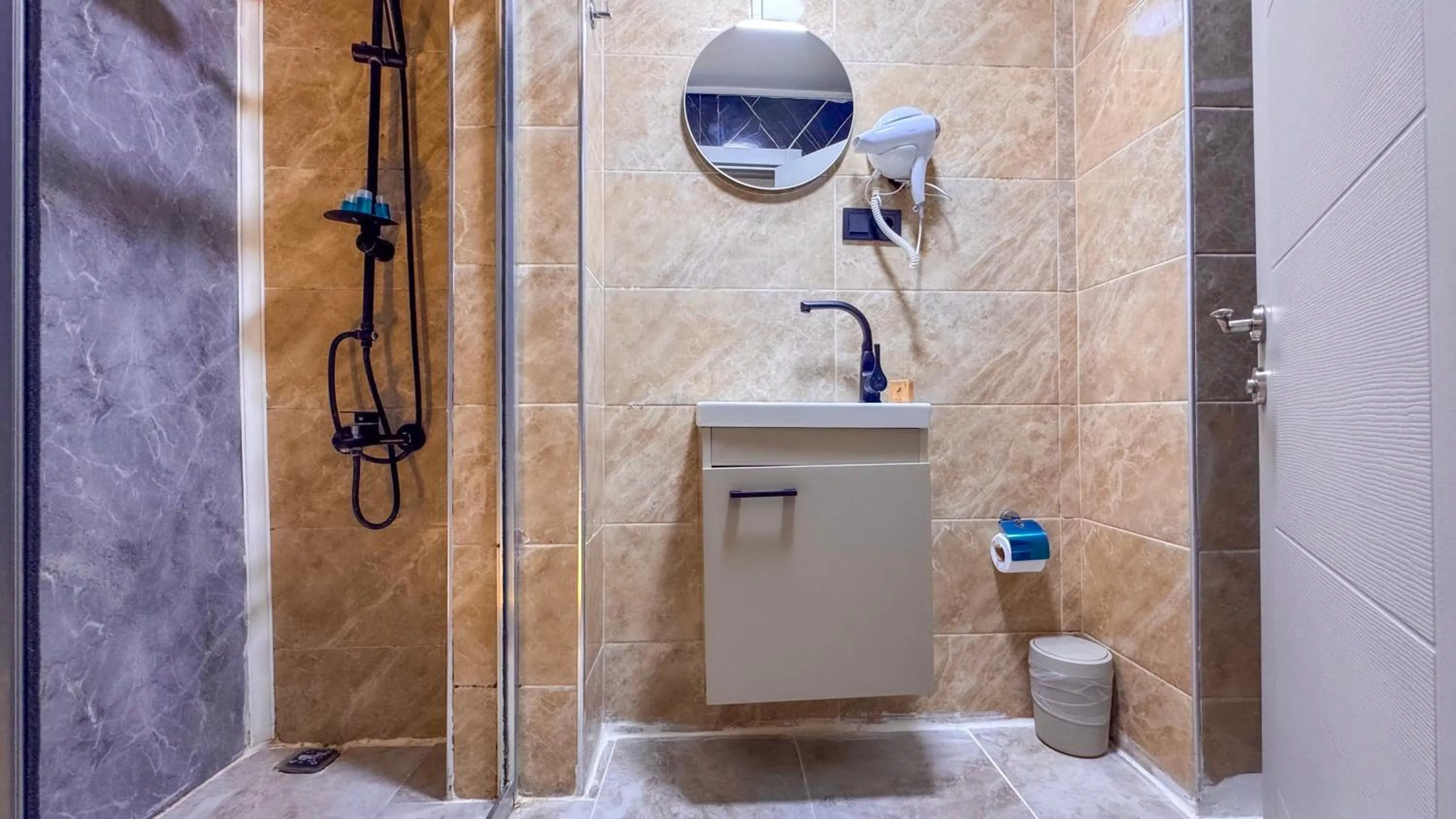 Bathroom in Mar Blanco Hotel