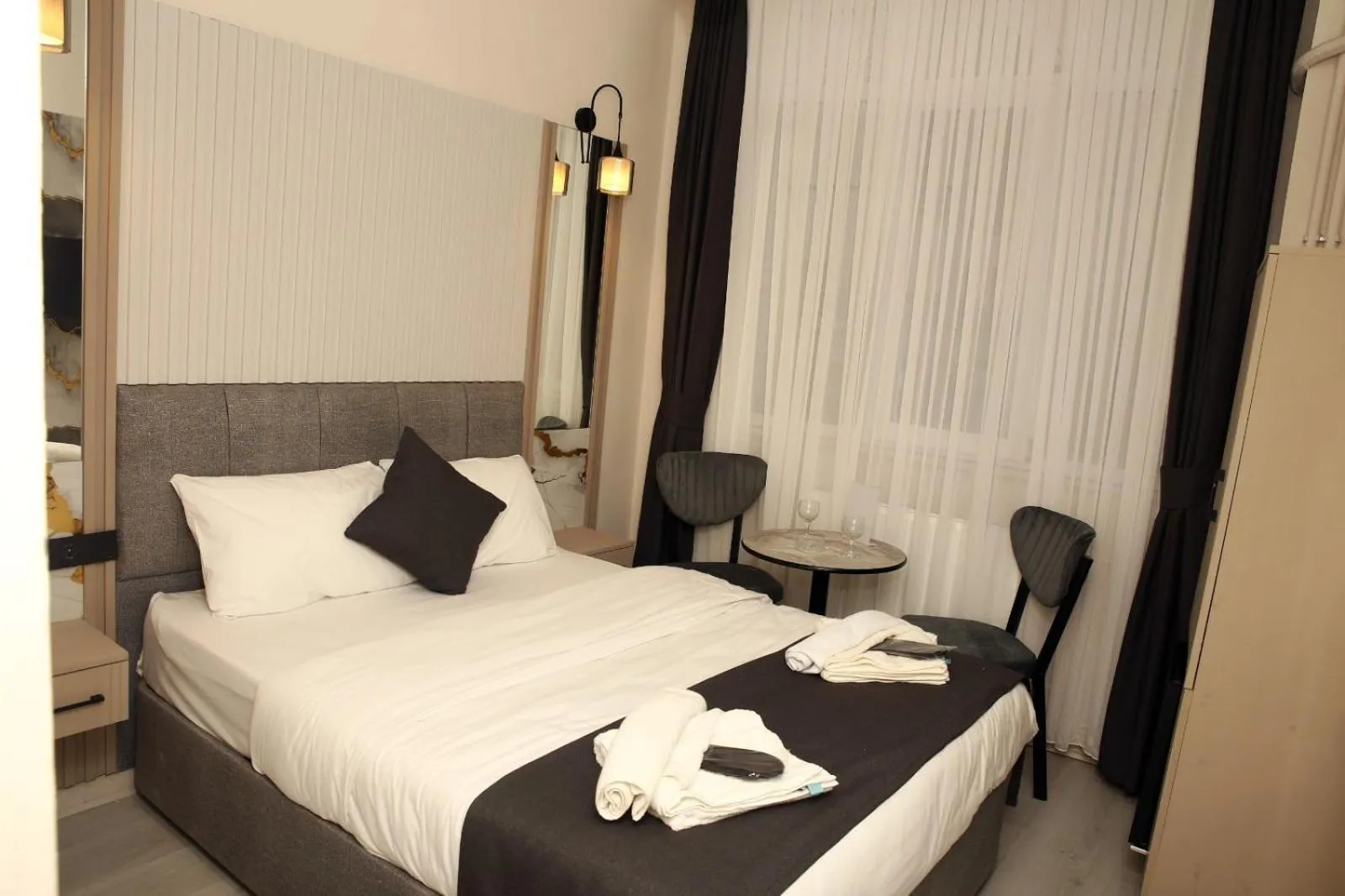 towels, Bed in Mar Blanco Hotel