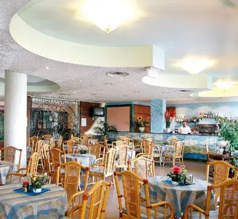 Restaurant/places to eat in Sporting Baia Hotel Restaurant/places to eat in Sporting Baia Hotel