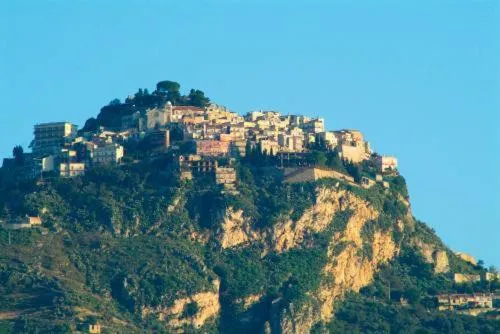 Neighbourhood in Sporting Baia Hotel