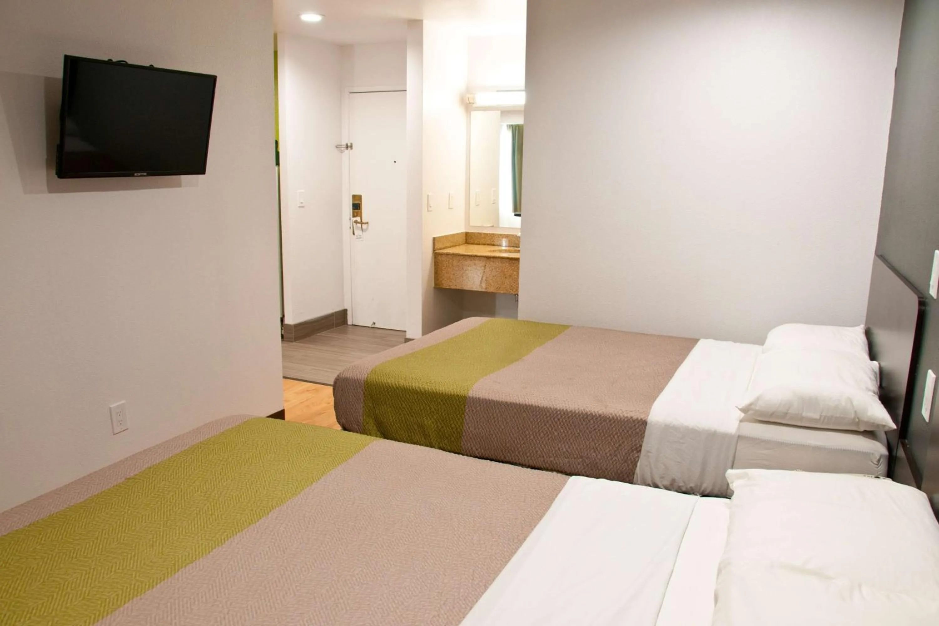 TV and multimedia, Bed in Studio 6-Portland, OR