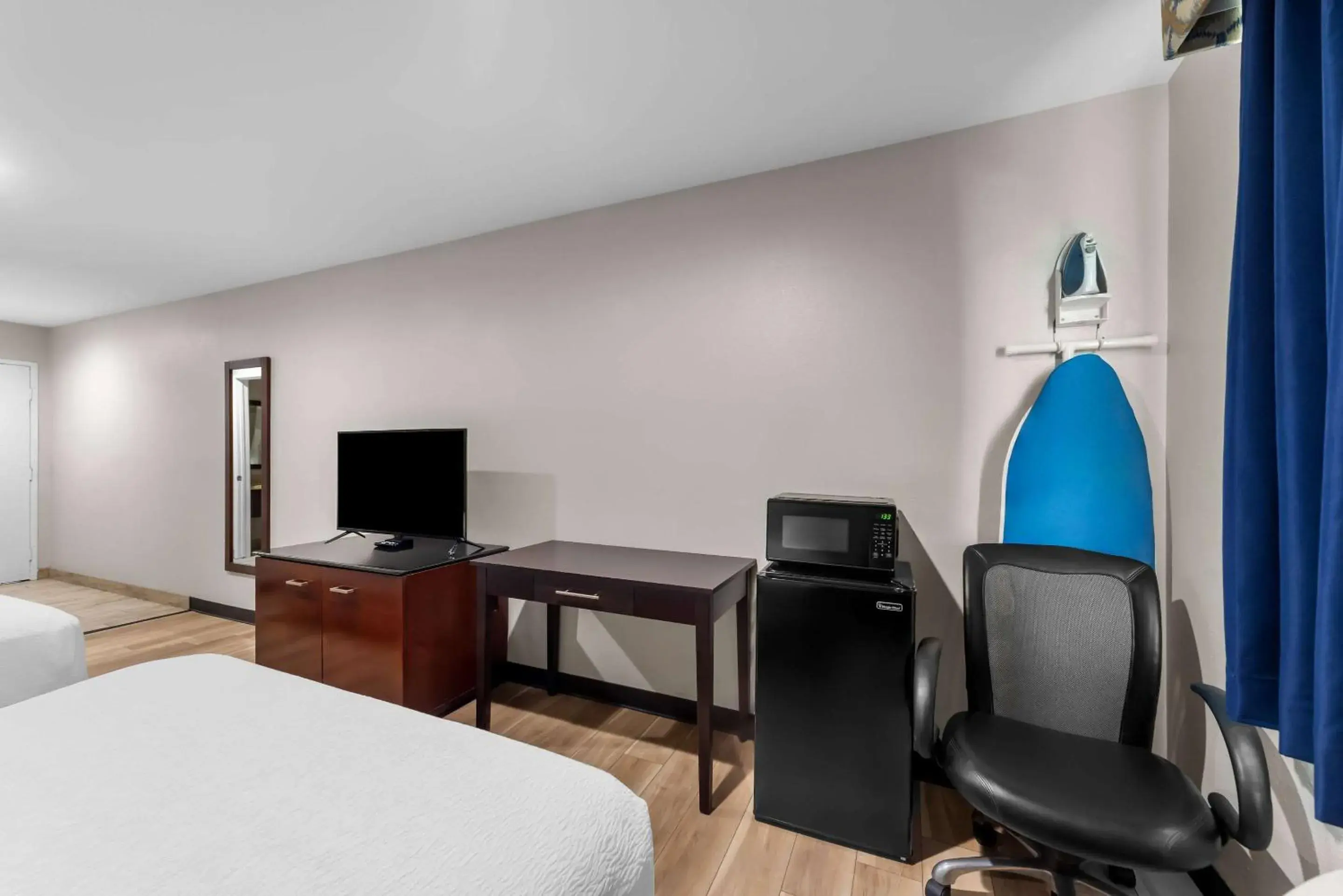 Bedroom, Bed in SureStay Plus Hotel by Best Western Chula Vista West Bedroom, Bed in SureStay Plus Hotel by Best Western Chula Vista West