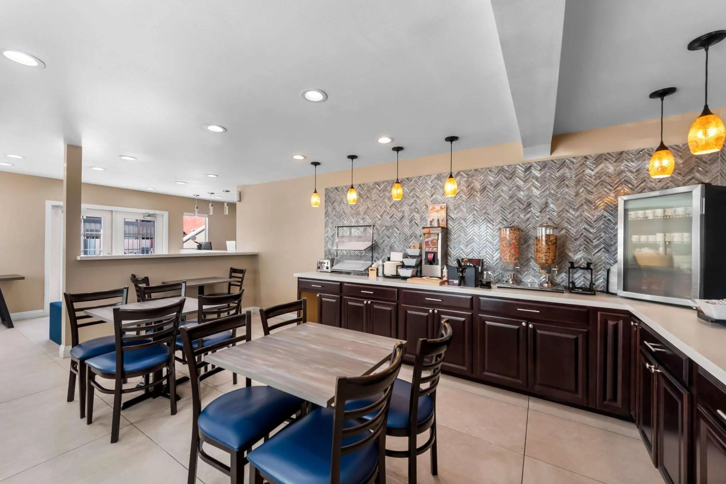 Breakfast in SureStay Plus Hotel by Best Western Chula Vista West