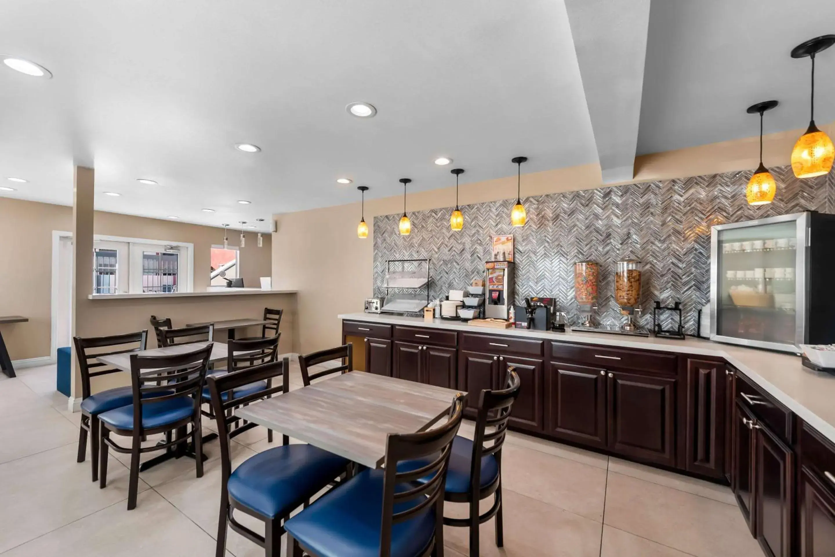 Breakfast in SureStay Plus Hotel by Best Western Chula Vista West Breakfast in SureStay Plus Hotel by Best Western Chula Vista West