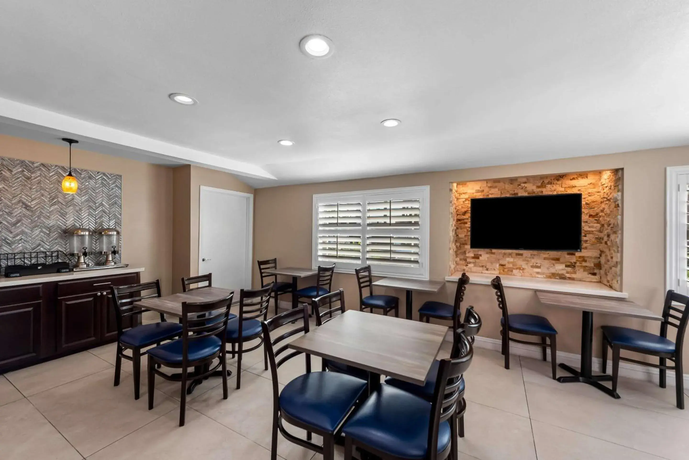 Breakfast in SureStay Plus Hotel by Best Western Chula Vista West Breakfast in SureStay Plus Hotel by Best Western Chula Vista West