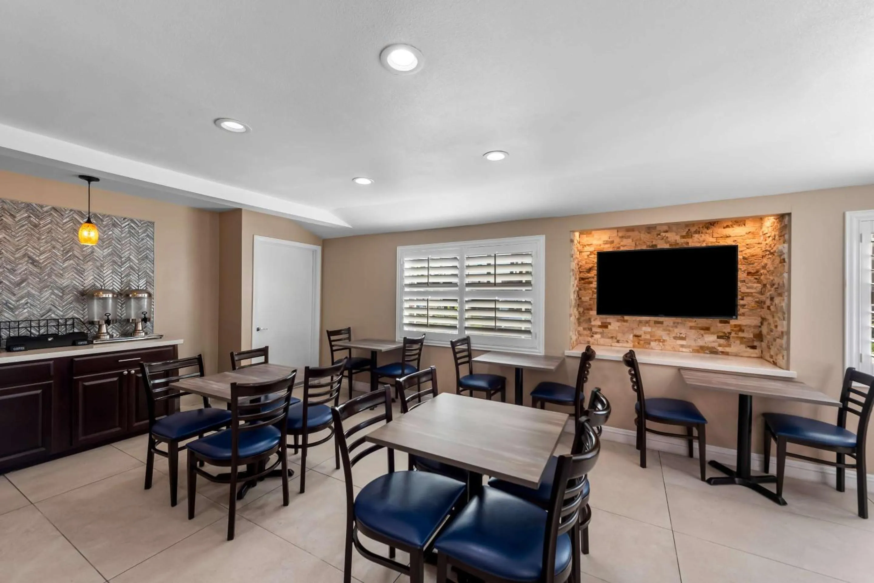 Breakfast in Quality Inn San Diego South - Chula Vista