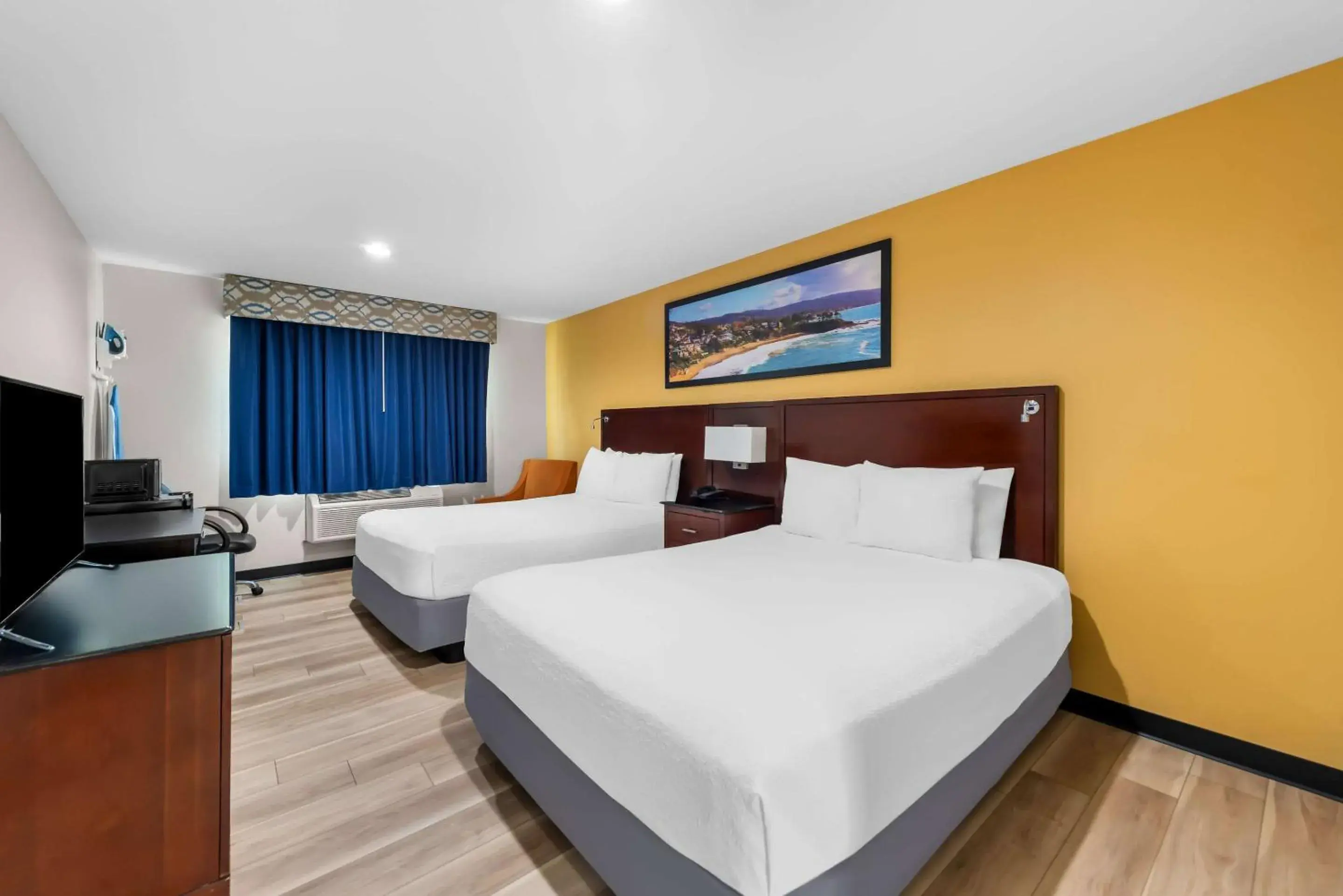 Bedroom, Bed in SureStay Plus Hotel by Best Western Chula Vista West Bedroom, Bed in SureStay Plus Hotel by Best Western Chula Vista West