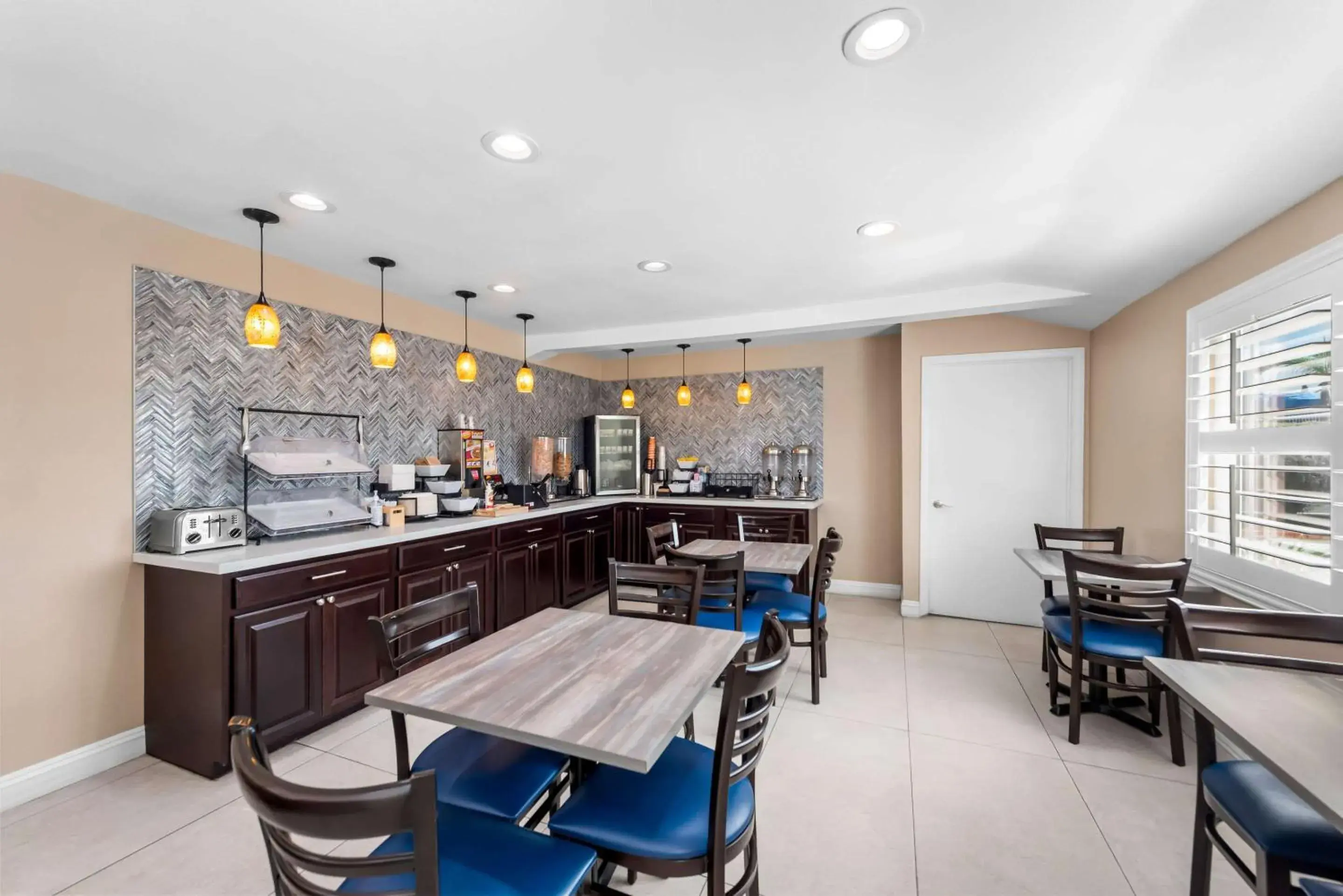 Breakfast in SureStay Plus Hotel by Best Western Chula Vista West Breakfast in SureStay Plus Hotel by Best Western Chula Vista West