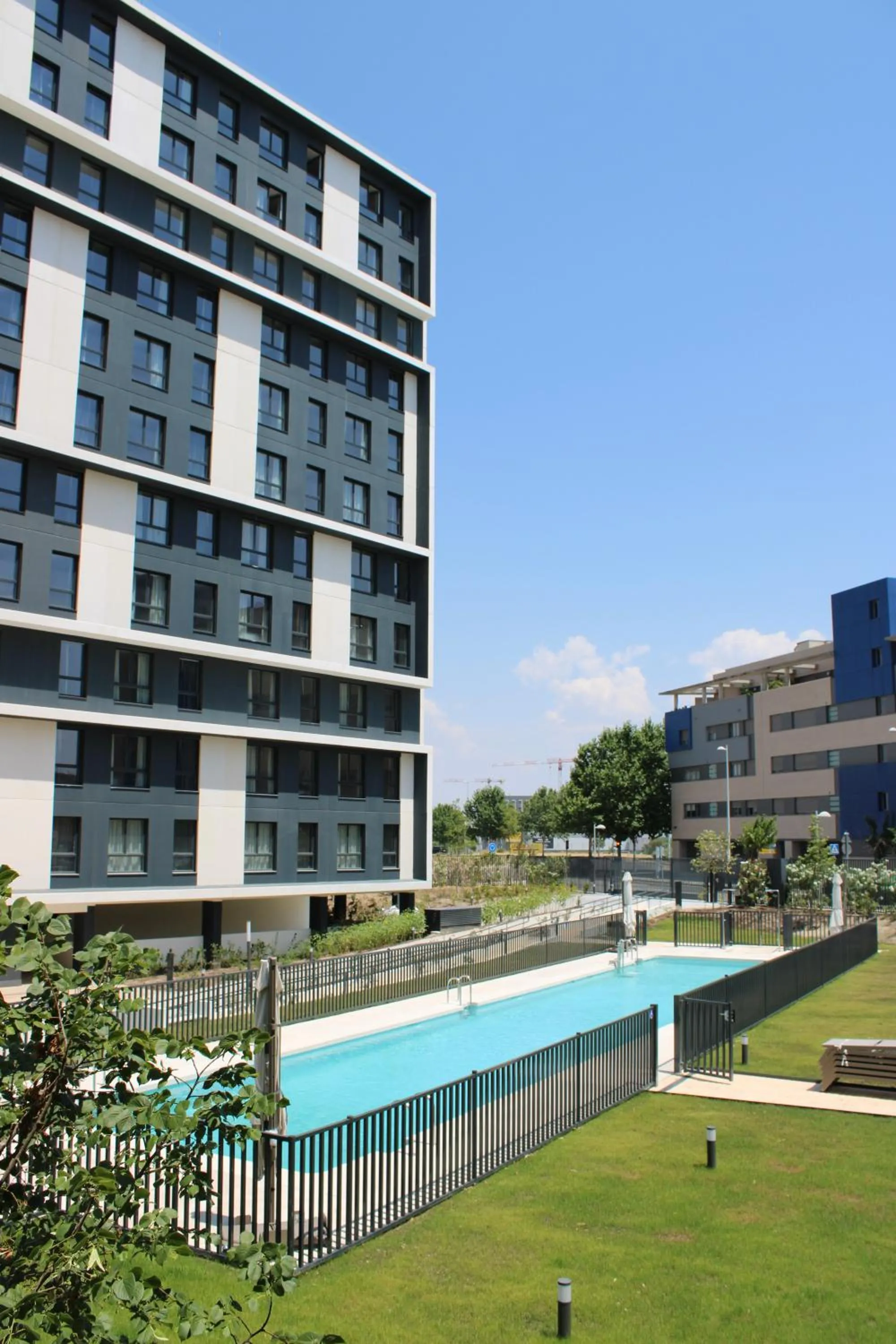 Swimming pool in Bext Valdebebas