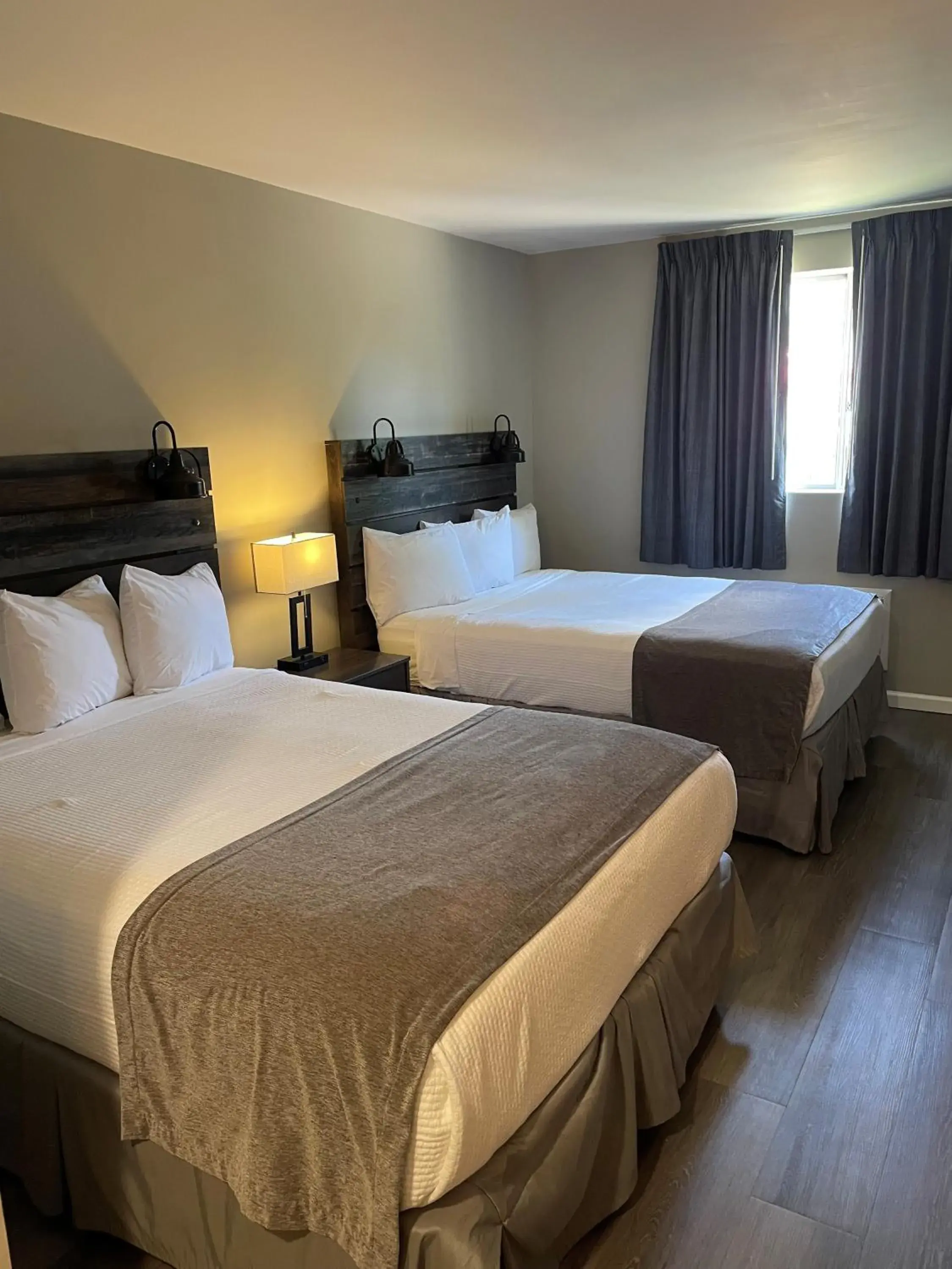 Bed in Carolina Pine Inn near Southern Pines-Pinehurst Bed in Carolina Pine Inn near Southern Pines-Pinehurst