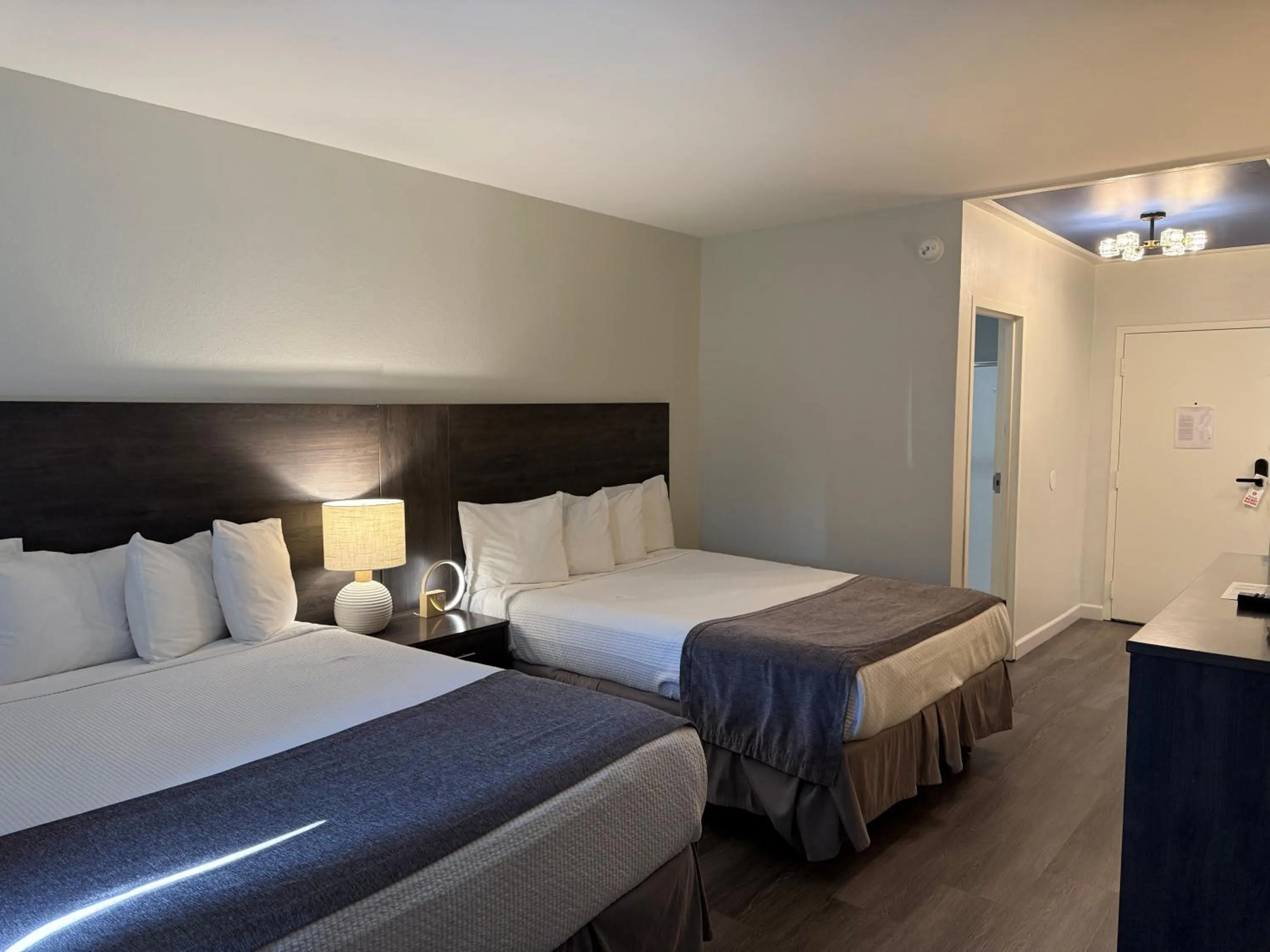 Bed in Carolina Pine Inn near Southern Pines-Pinehurst