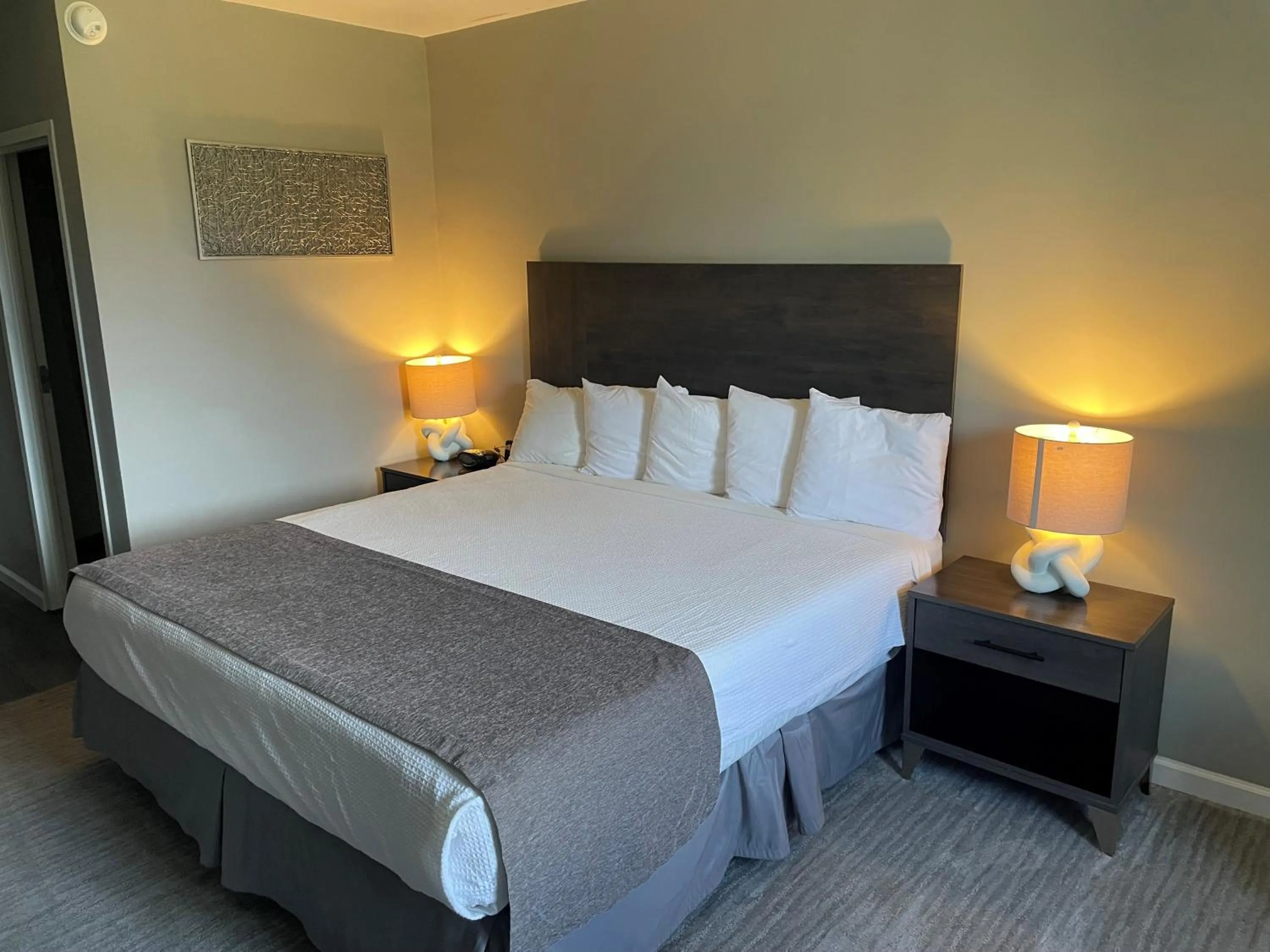 Bed in Carolina Pine Inn near Southern Pines-Pinehurst