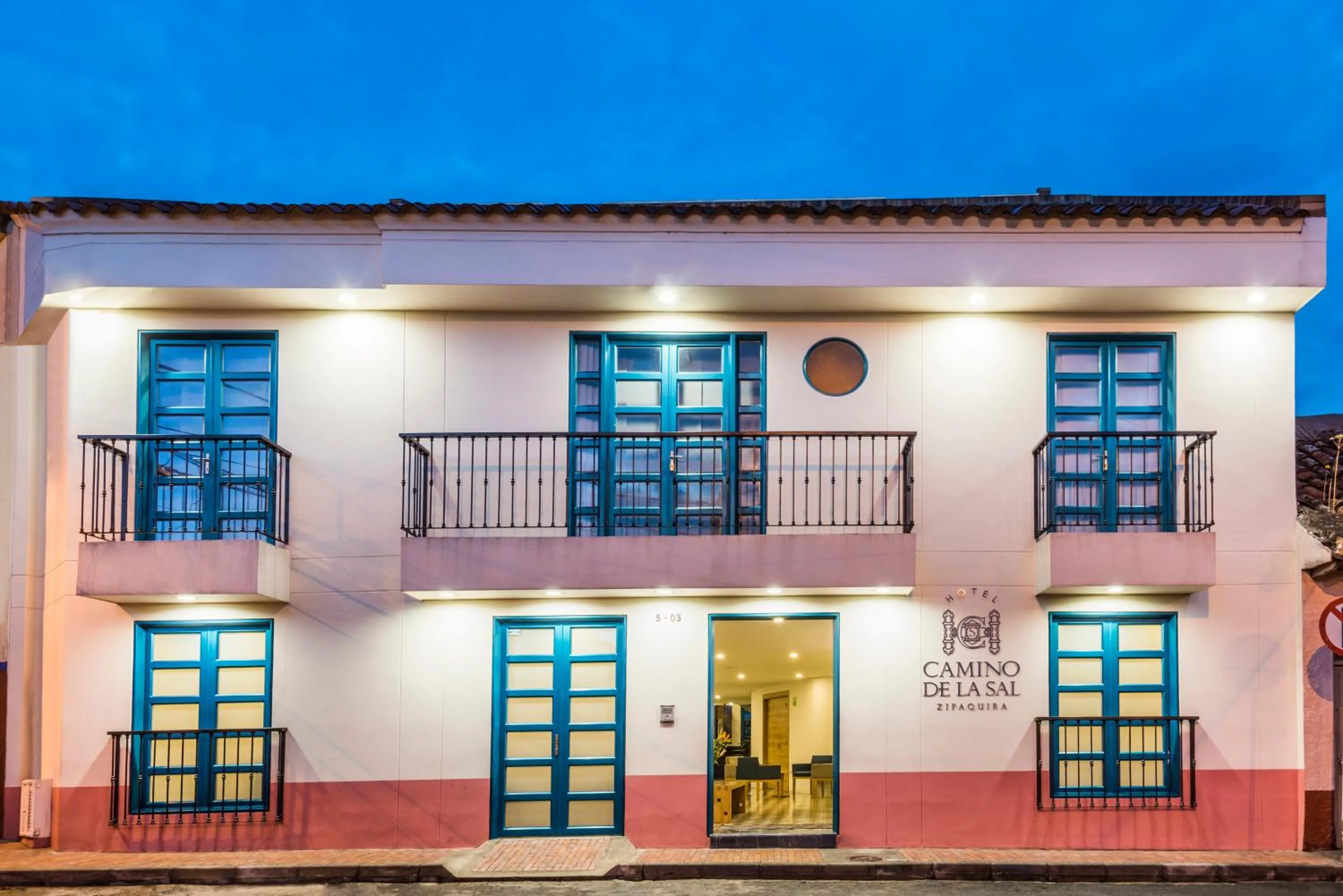Facade/entrance in Hotel Camino de la Sal
