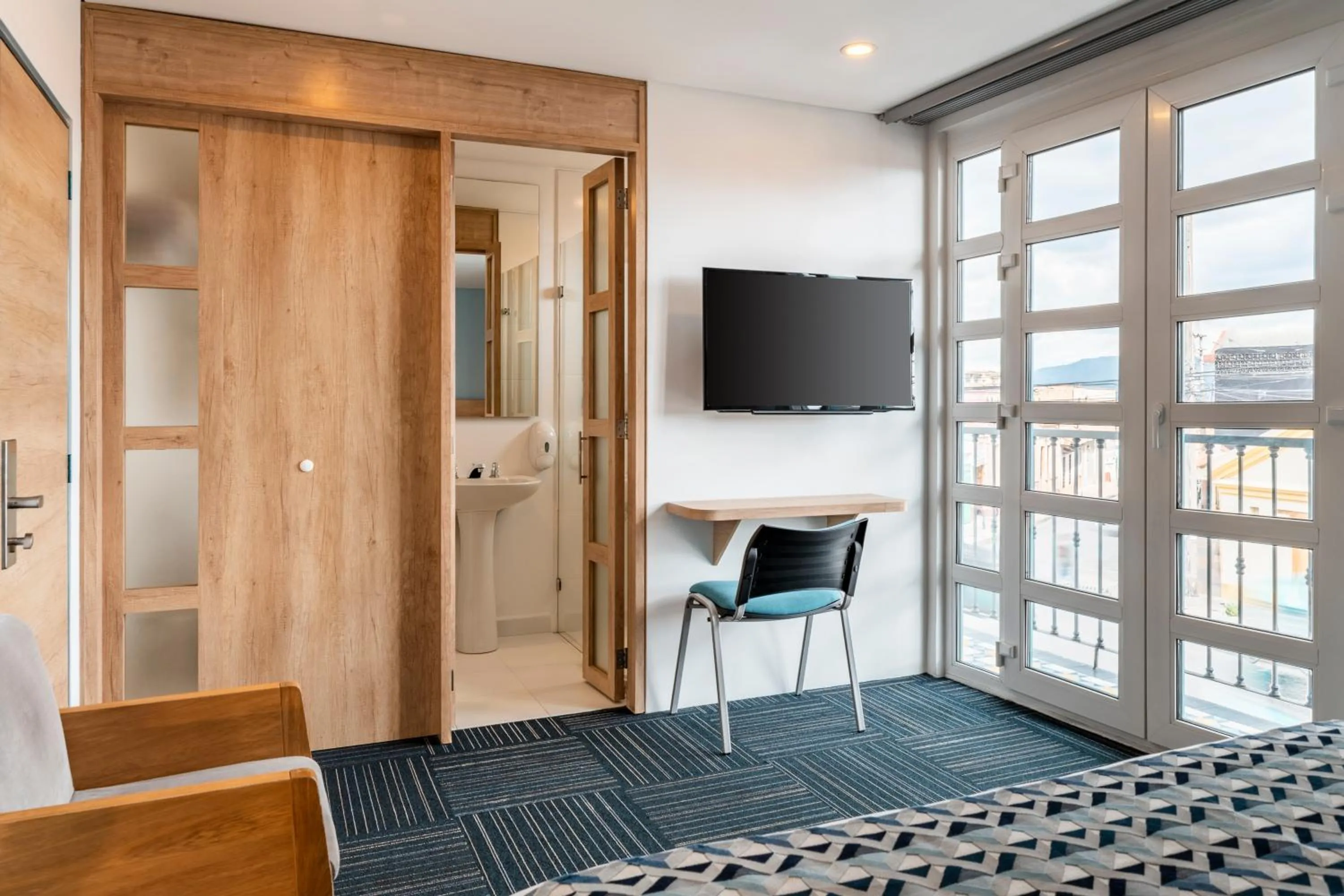 TV and multimedia in Hotel Camino de la Sal