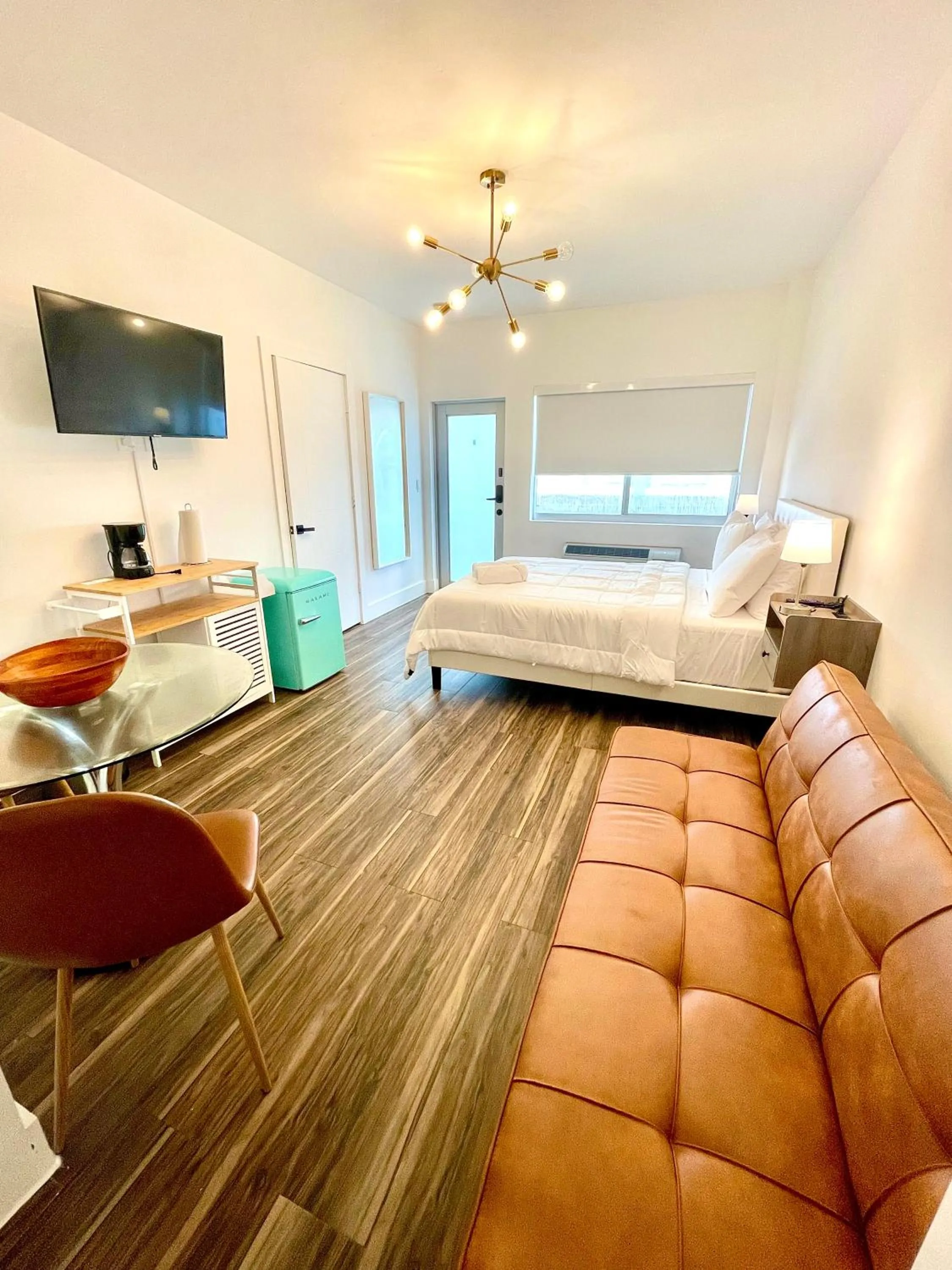 Photo of the whole room, Bed in Agave on the Beach