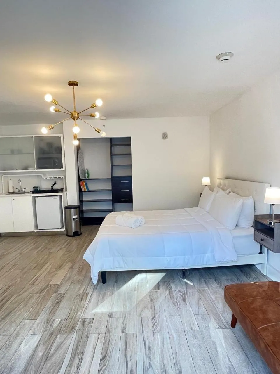 Photo of the whole room, Bed in Agave on the Beach