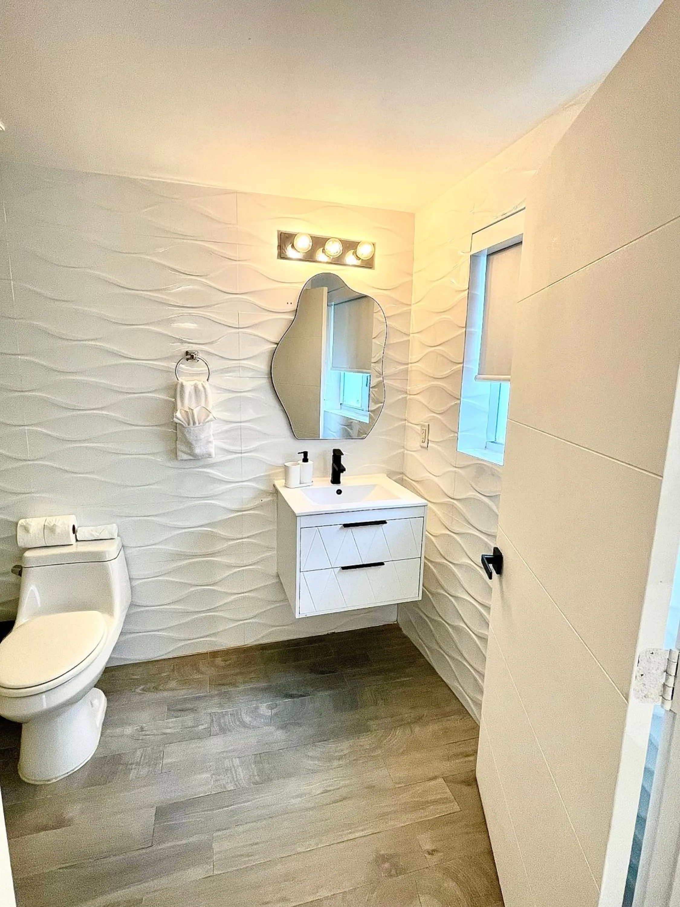 Bathroom in Agave on the Beach