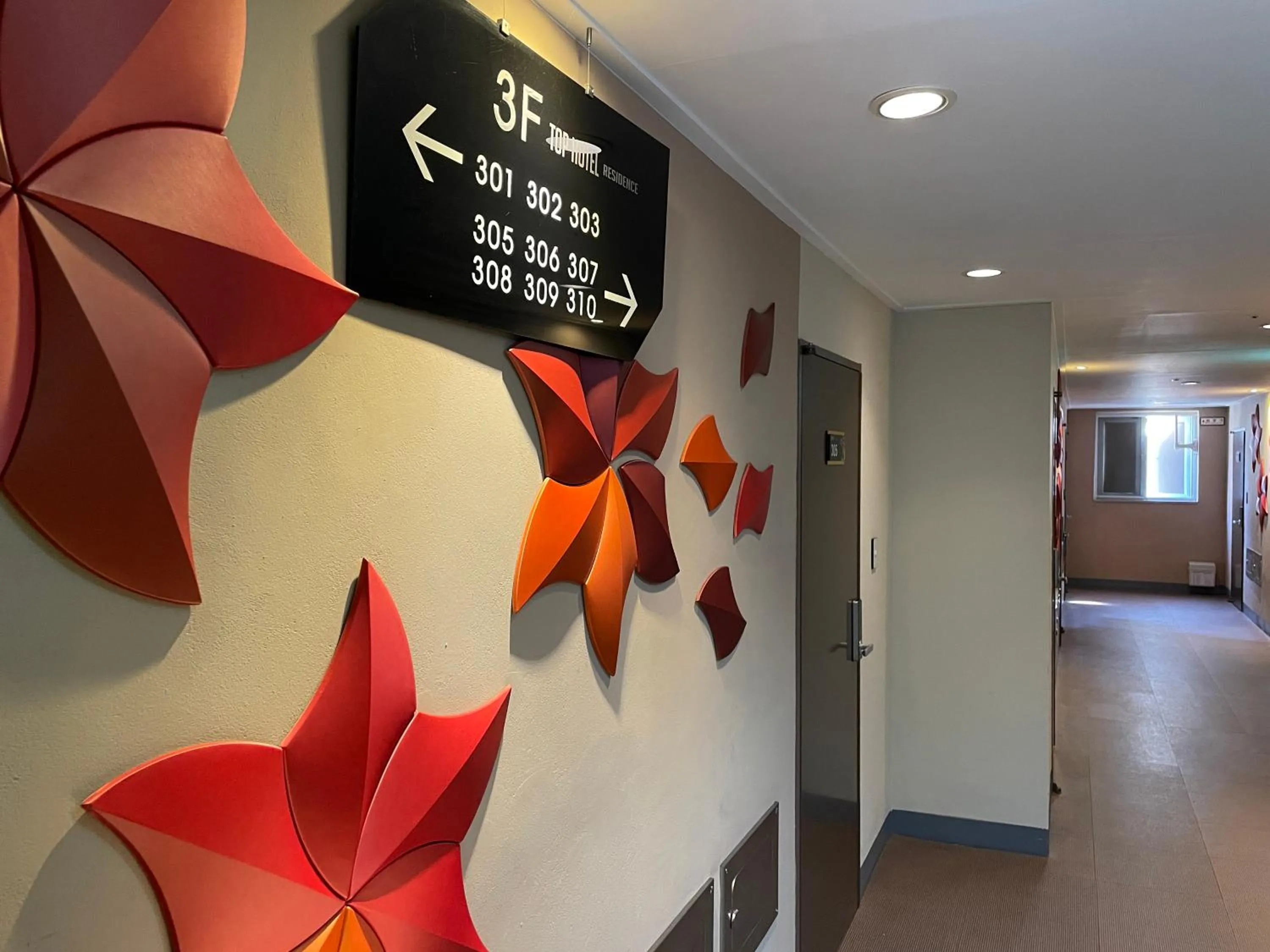 Area and facilities in Top Hotel & Residence